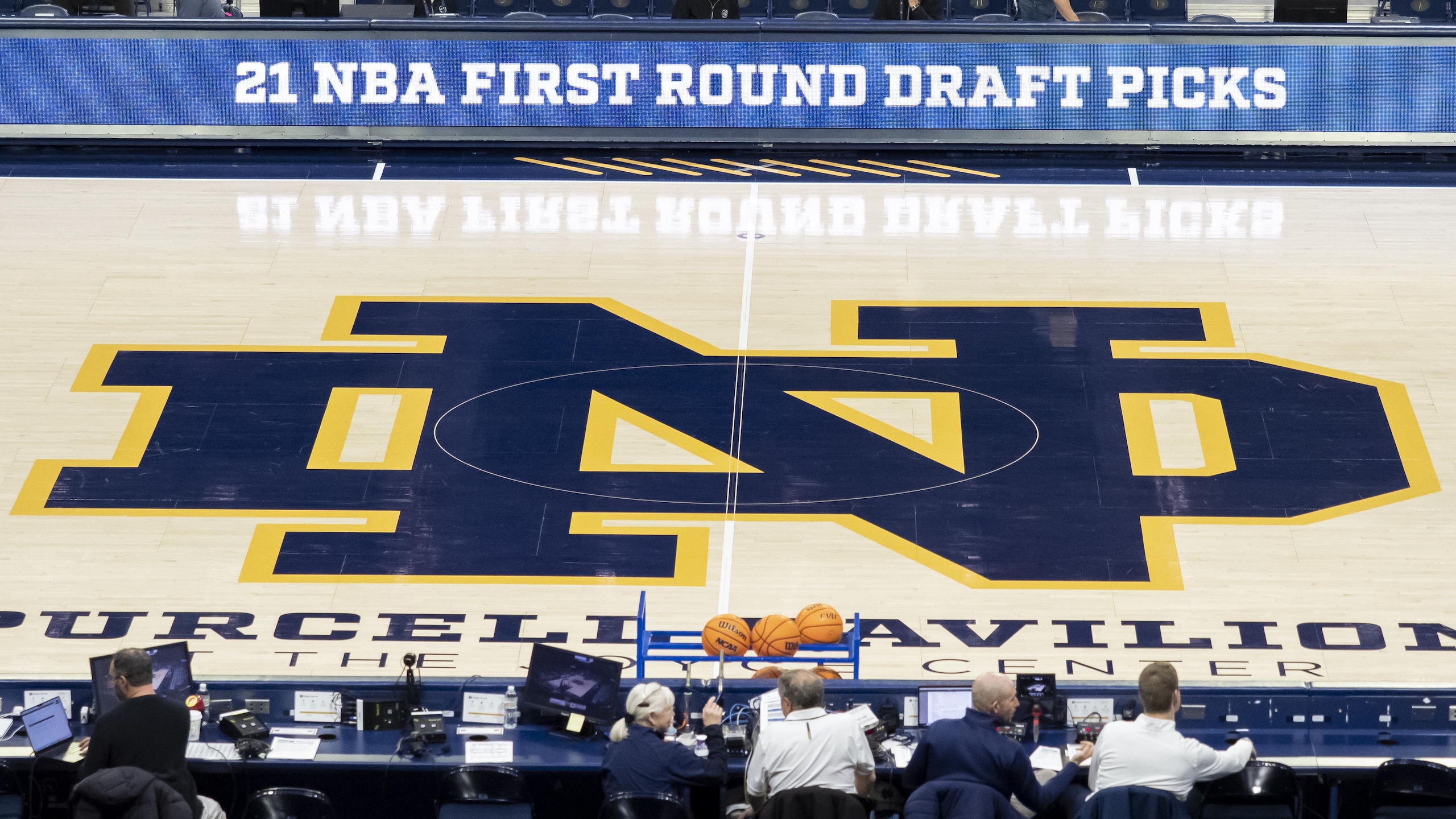 COLLEGE BASKETBALL: DEC 13 Evansville at Notre Dame