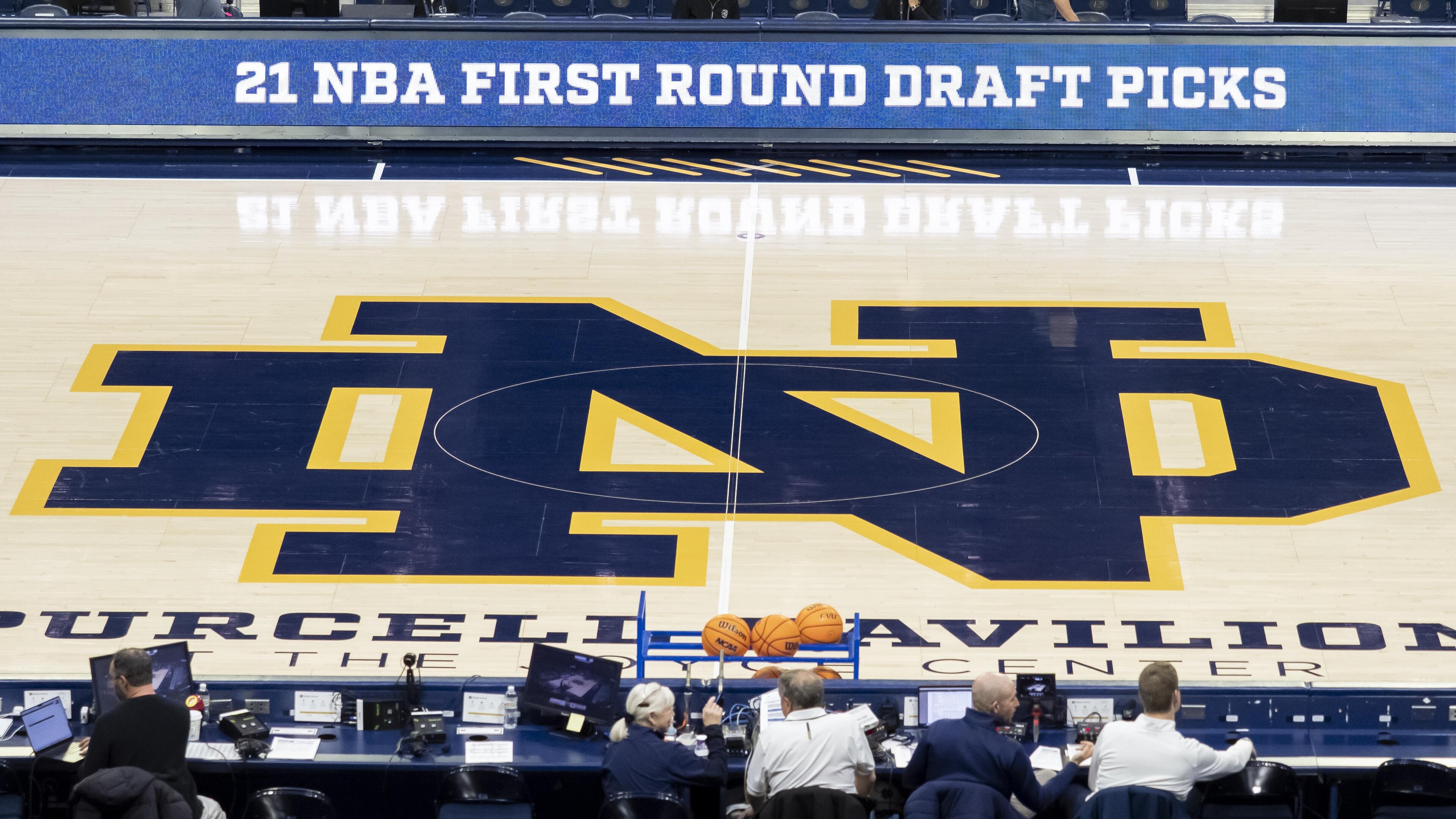 COLLEGE BASKETBALL: DEC 13 Evansville at Notre Dame