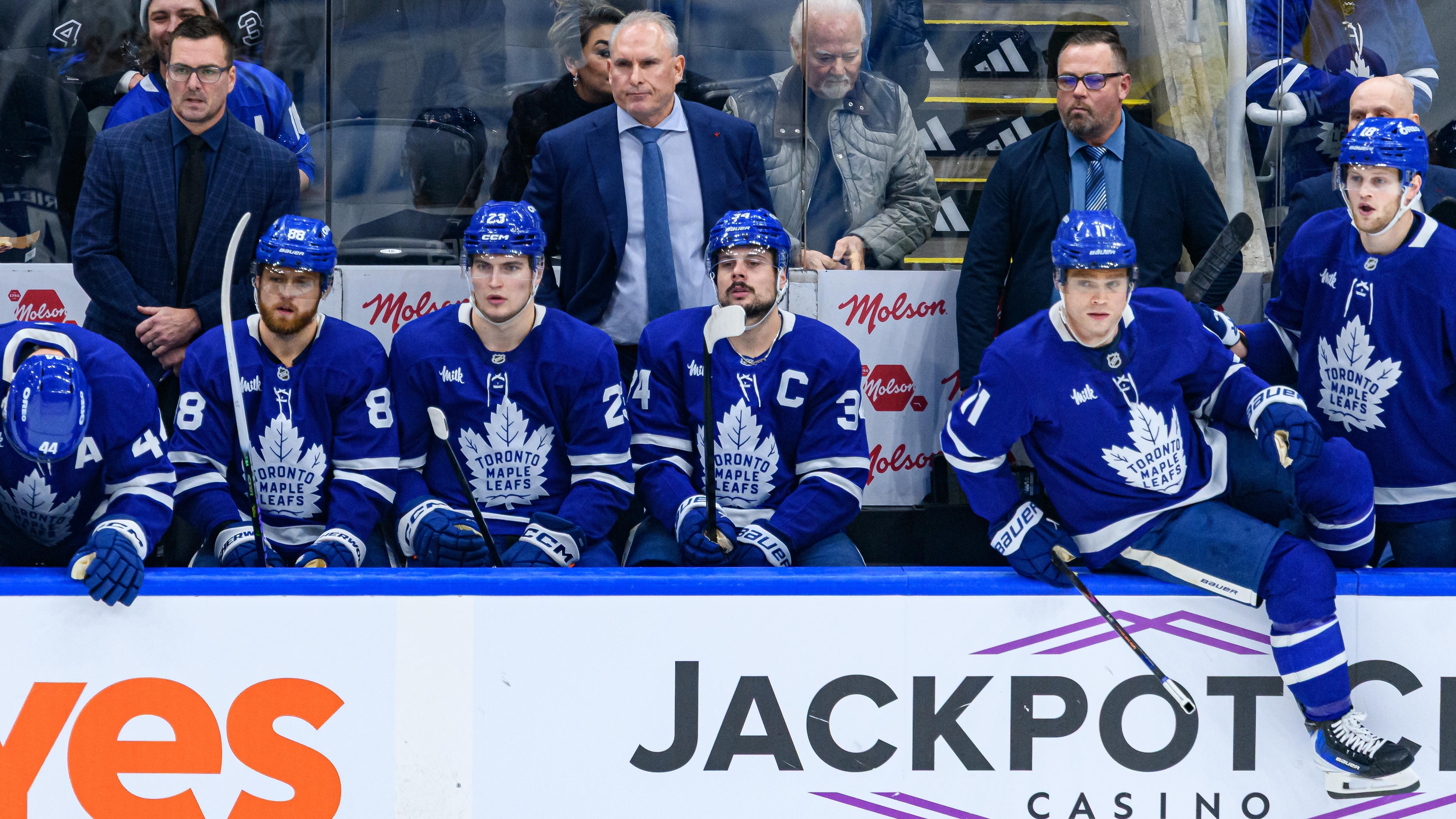 NHL: DEC 16 Blackhawks at Maple Leafs