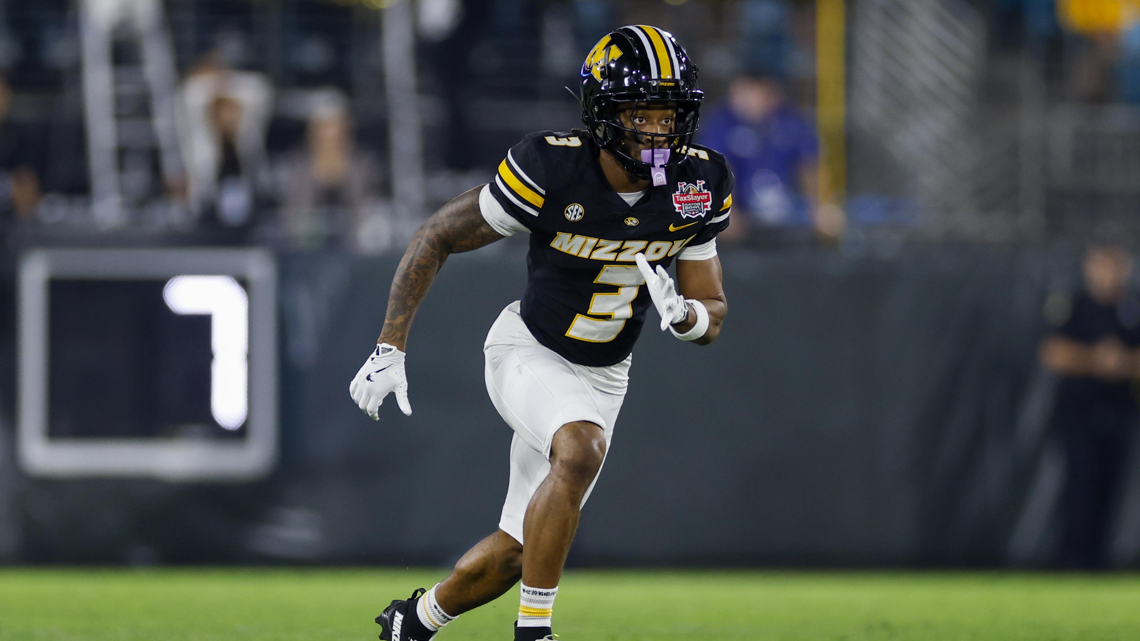 COLLEGE FOOTBALL: DEC 27 TaxSlayer Gator Bowl Virginia vs Missouri