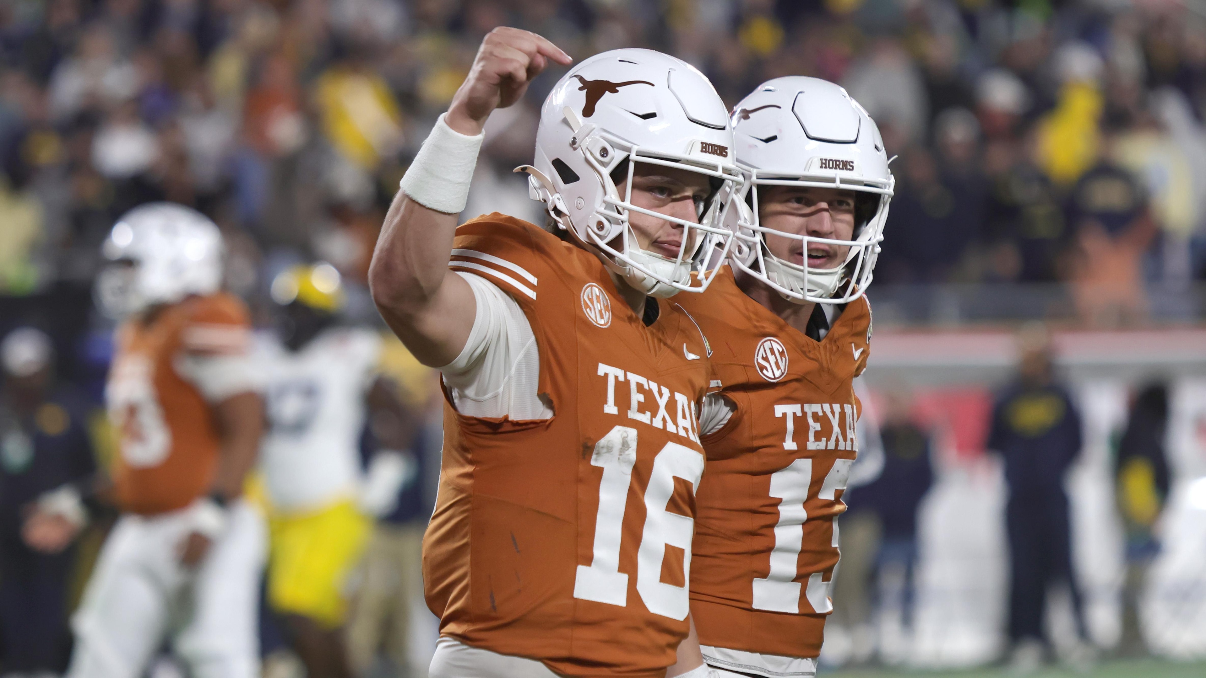 2025 Cheez-It Citrus Bowl - Texas v Michigan
