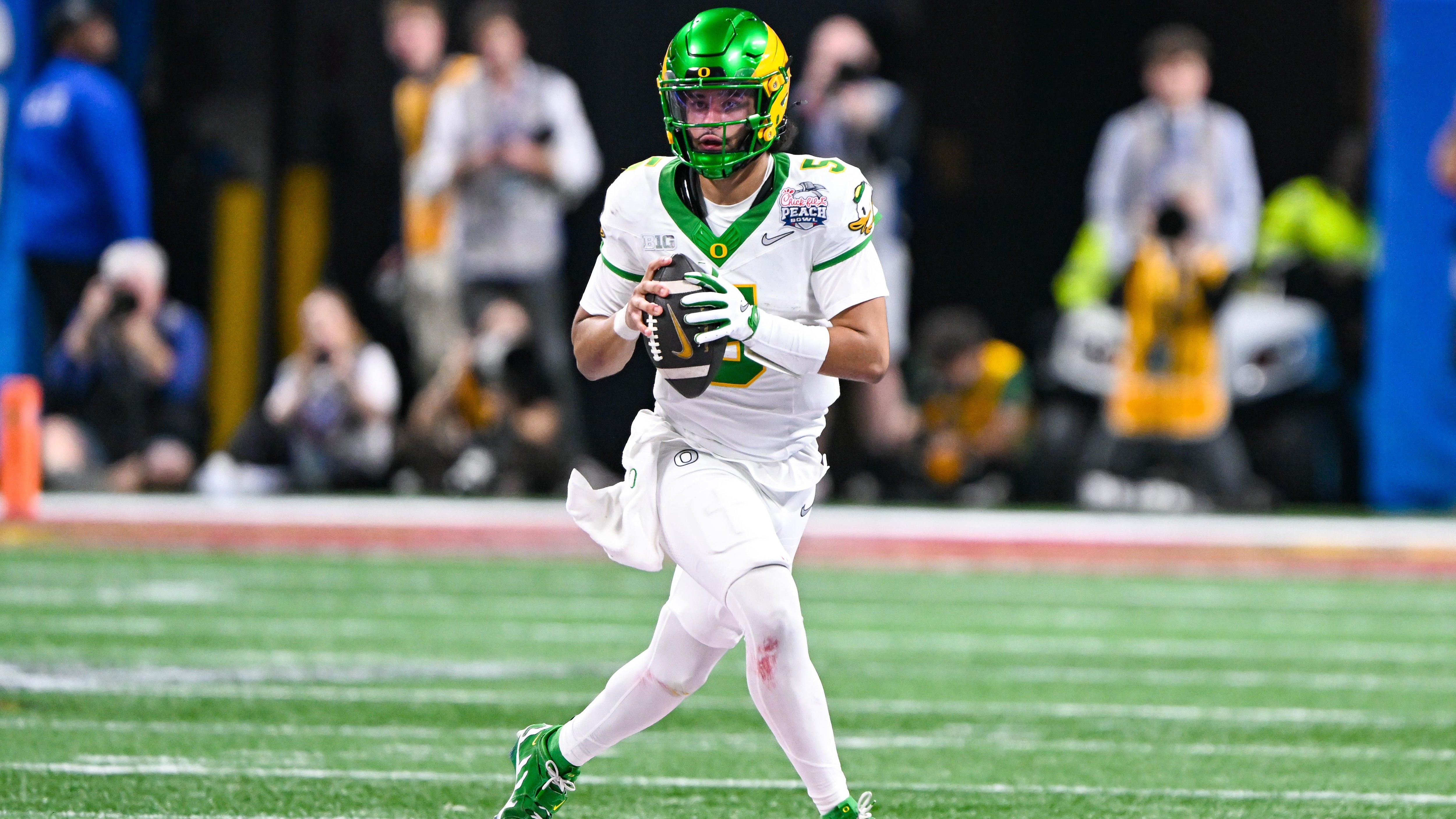 COLLEGE FOOTBALL: JAN 09 College Football Playoff Semifinal at the Chick-fil-A Peach Bowl Indiana vs Oregon