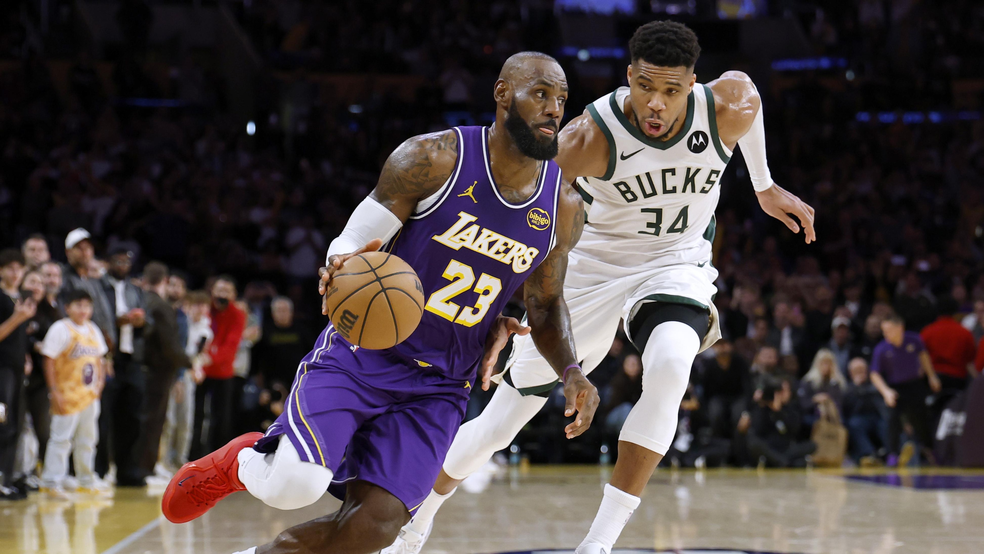 Milwaukee Bucks v Los Angeles Lakers