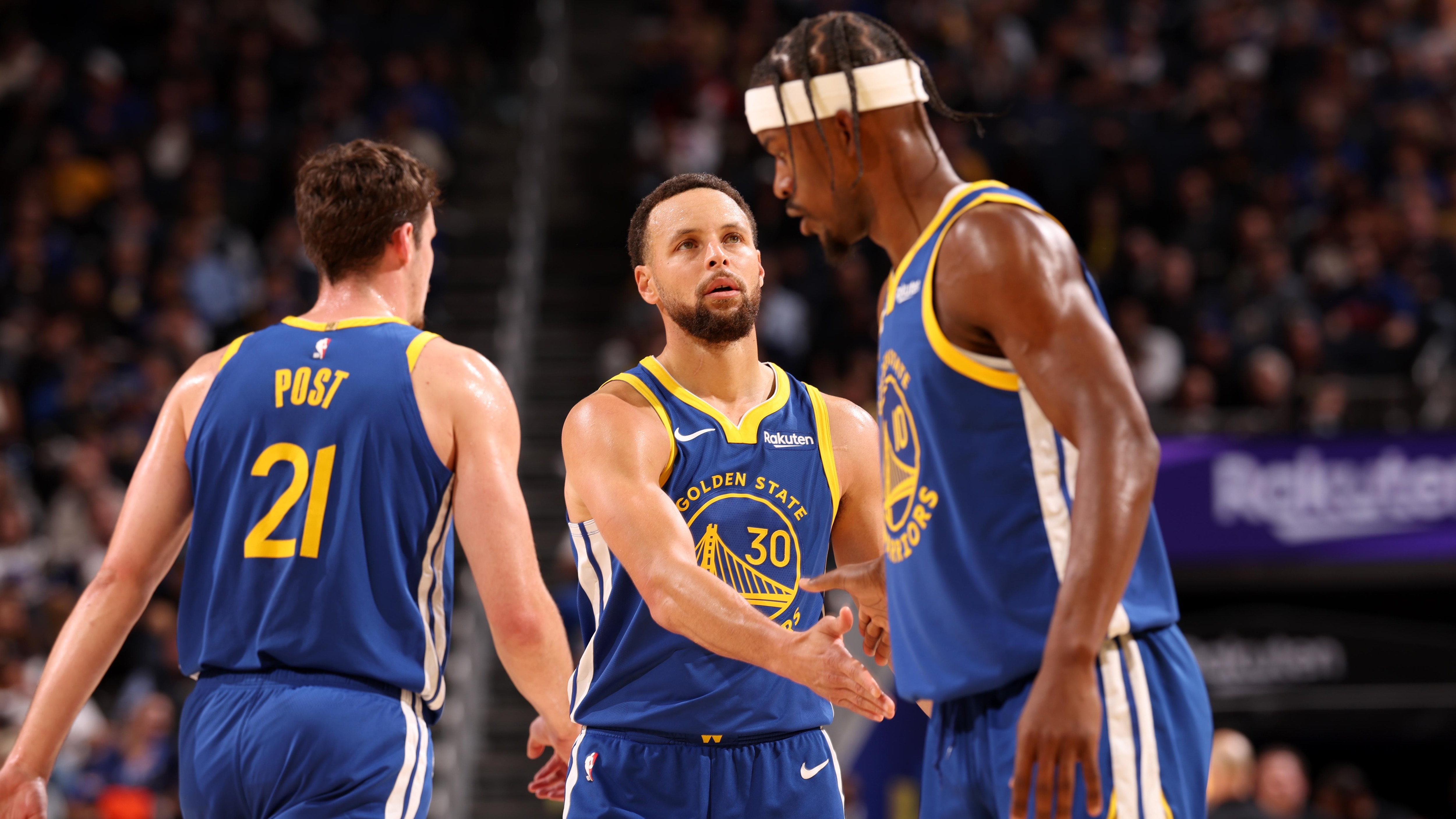 New York Knicks v Golden State Warriors