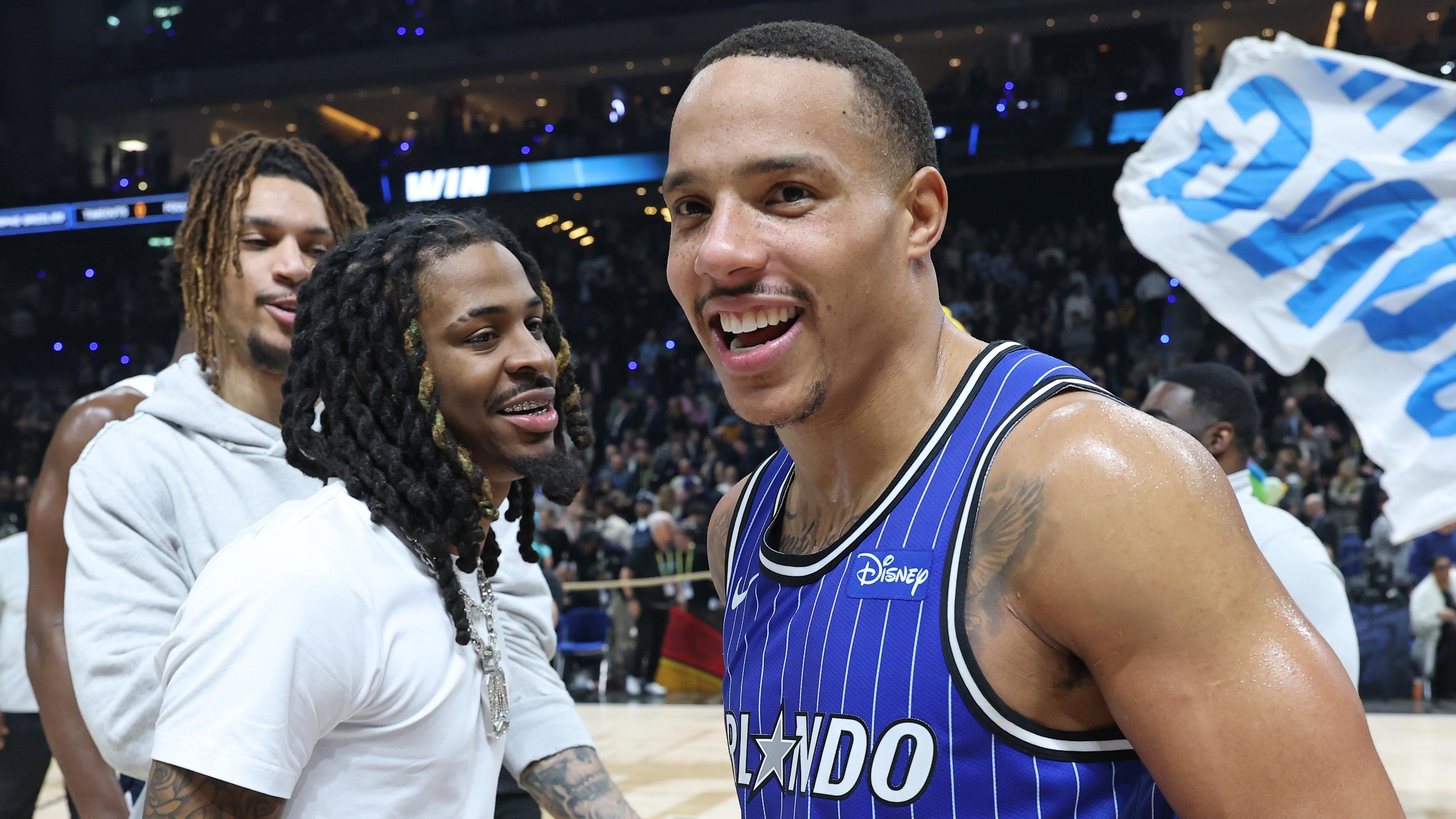 Ja, JJJ at Pistons-Magic 🤝