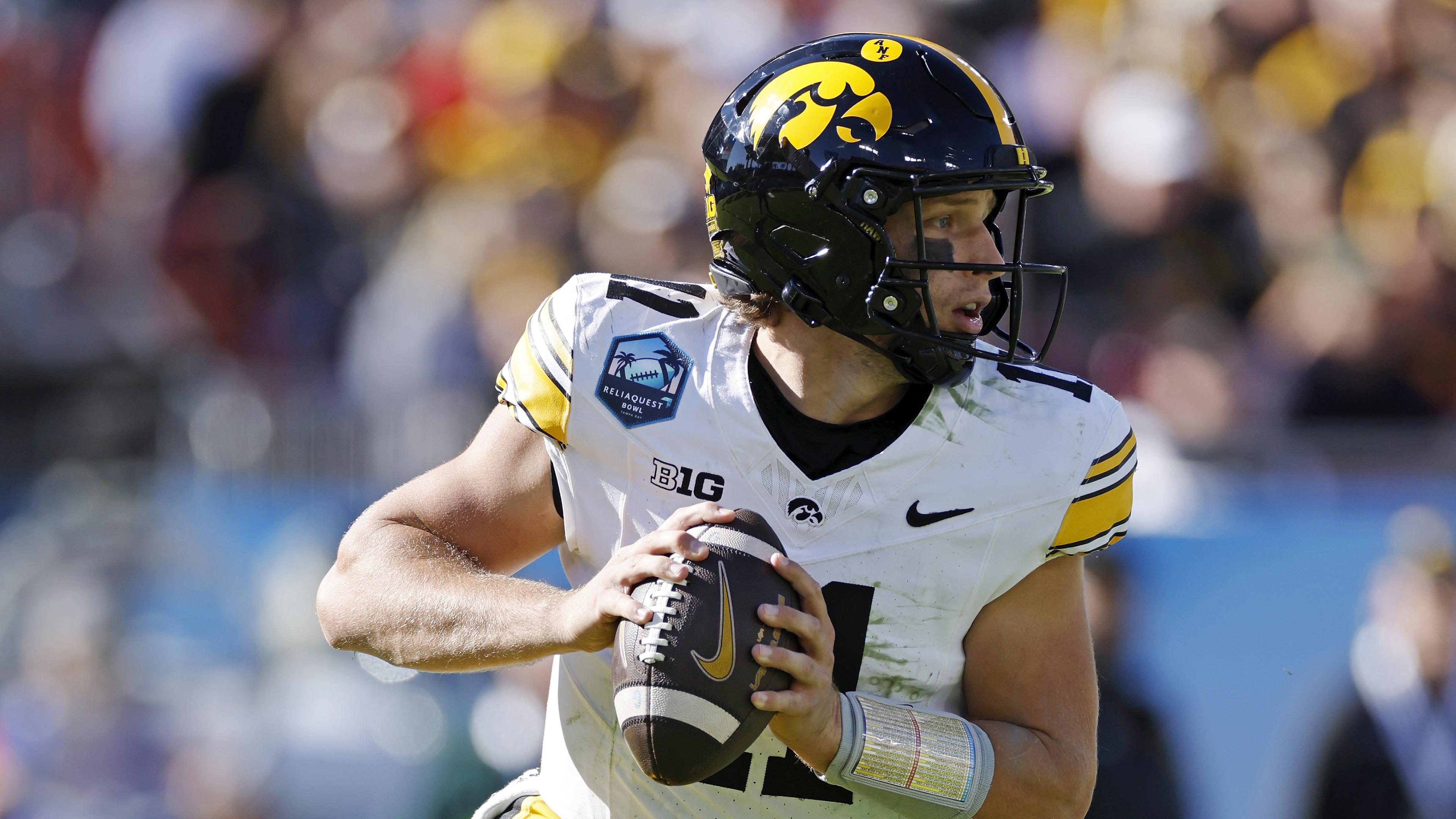 COLLEGE FOOTBALL: DEC 31 ReliaQuest Bowl Iowa vs Vanderbilt