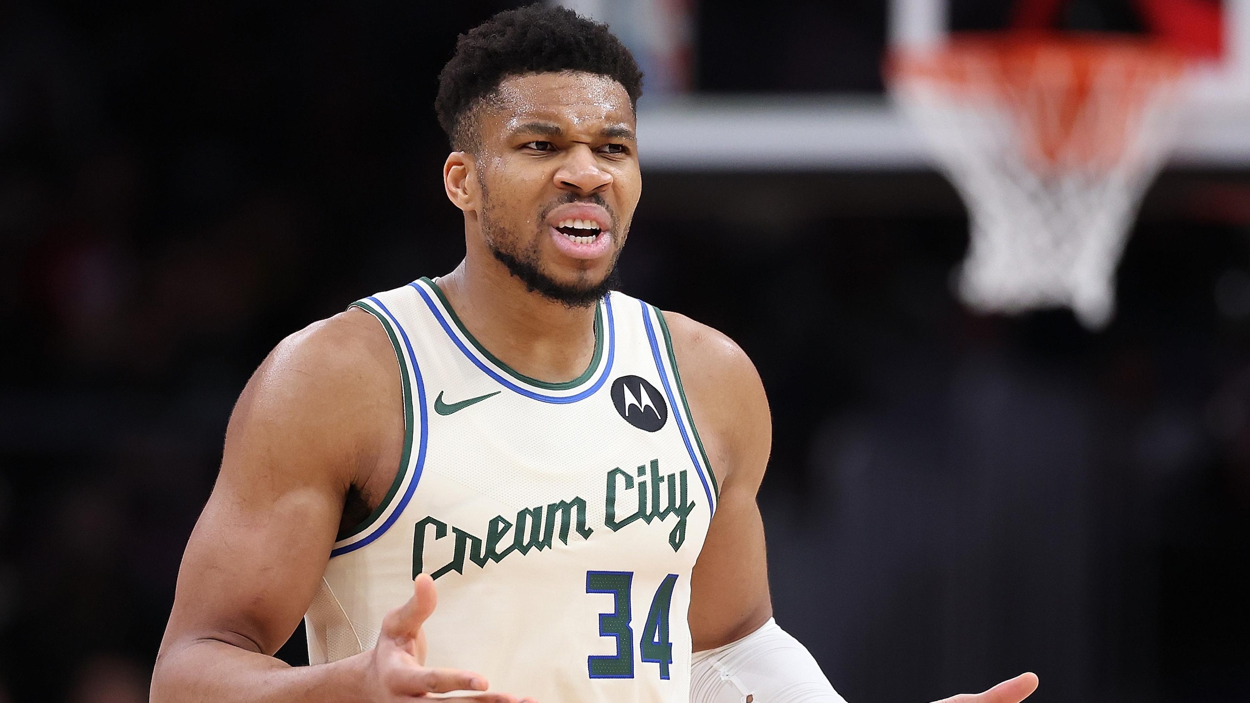 Milwaukee Bucks v Atlanta Hawks