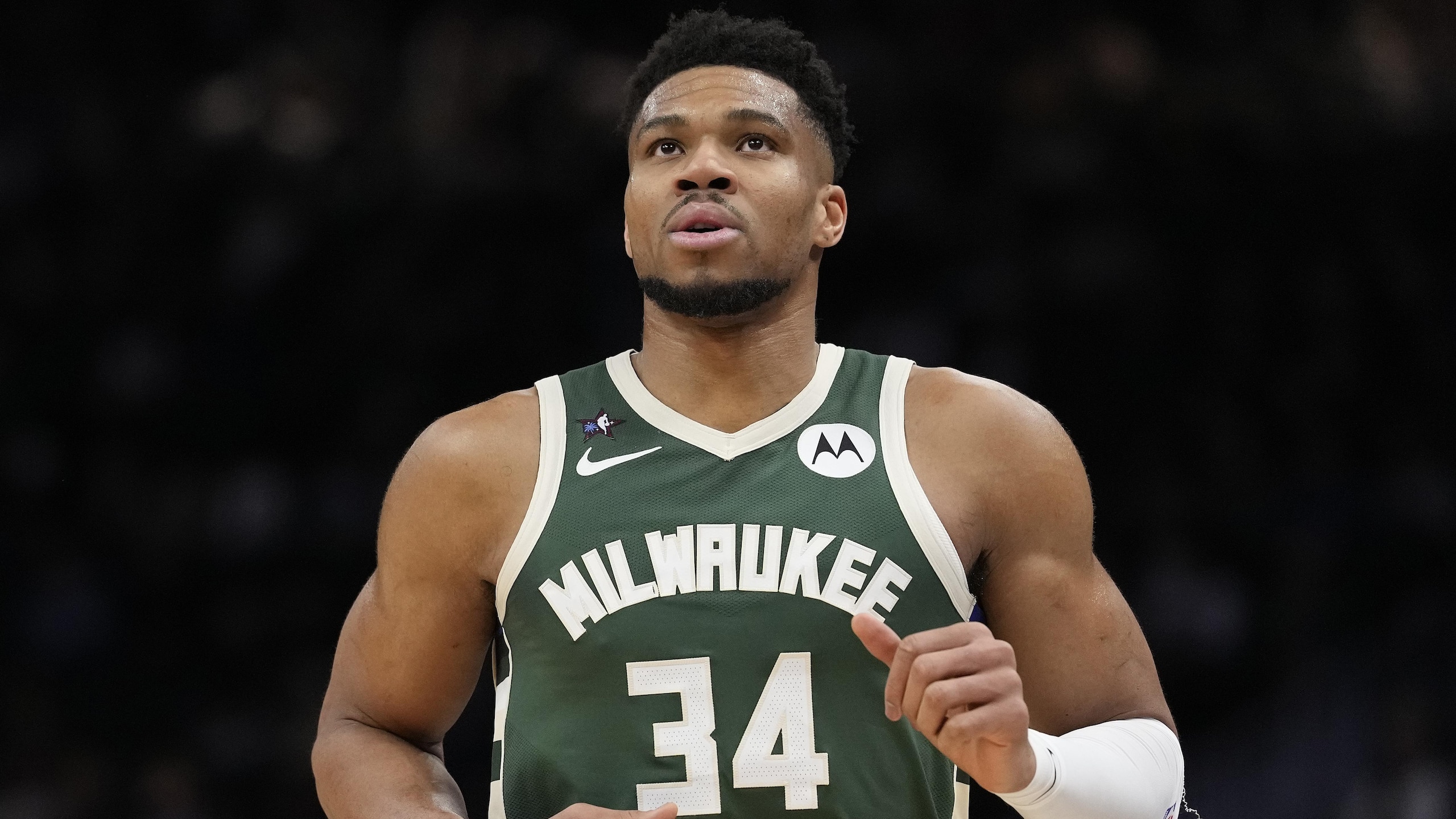 Oklahoma City Thunder v Milwaukee Bucks
