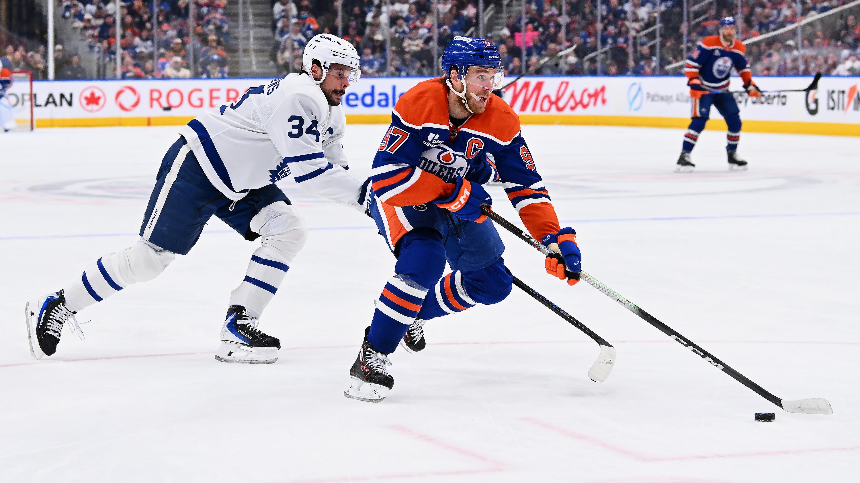 Toronto Maple Leafs v Edmonton Oilers