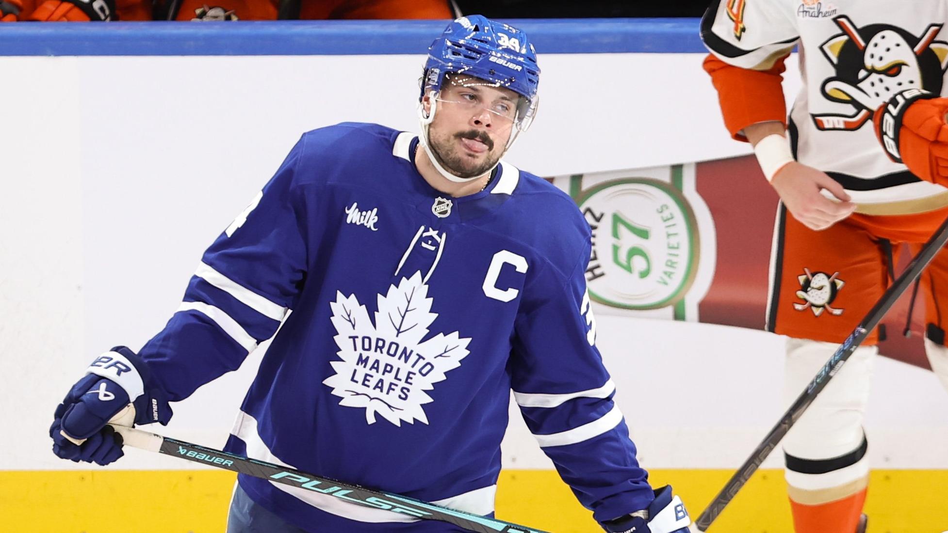 Toronto Maple Leafs take on the Anaheim Ducks at the Scotiabank arena