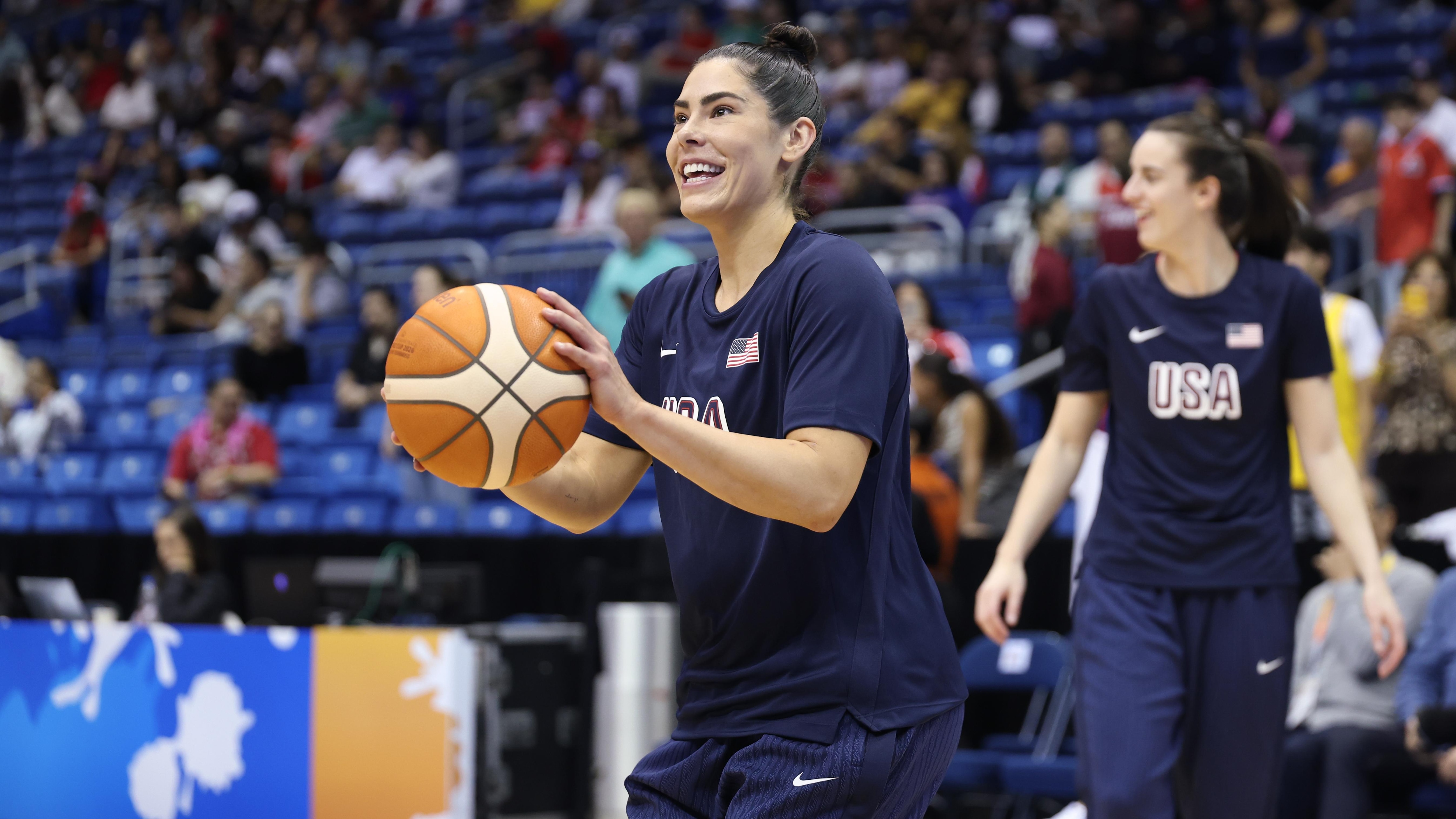 Kelsey Plum Jokes About Finding 'Extra Dollar' in Trending Photo After $999,999 Sparks Contract