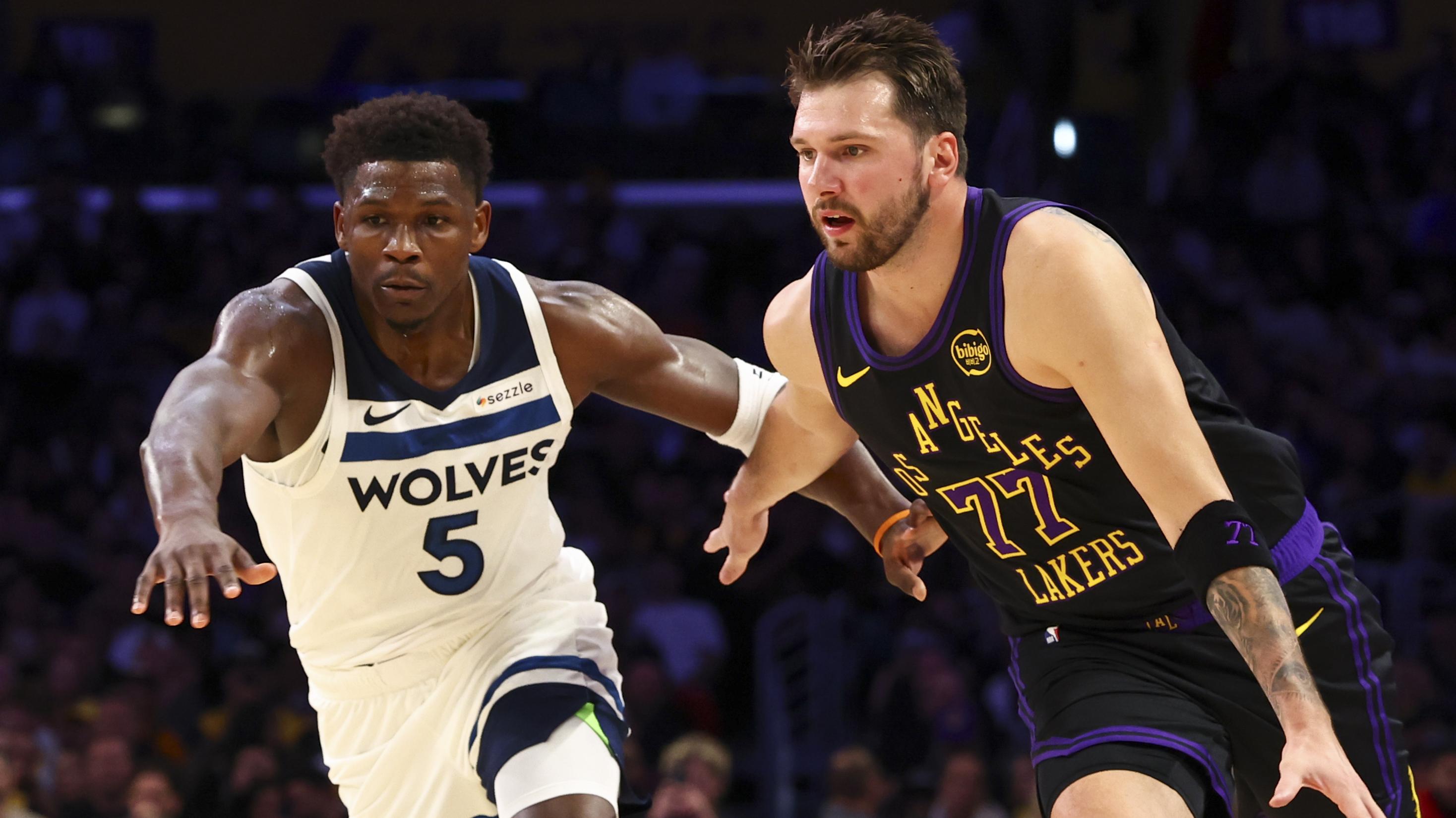 Minnesota TImberwolves v Los Angeles Lakers