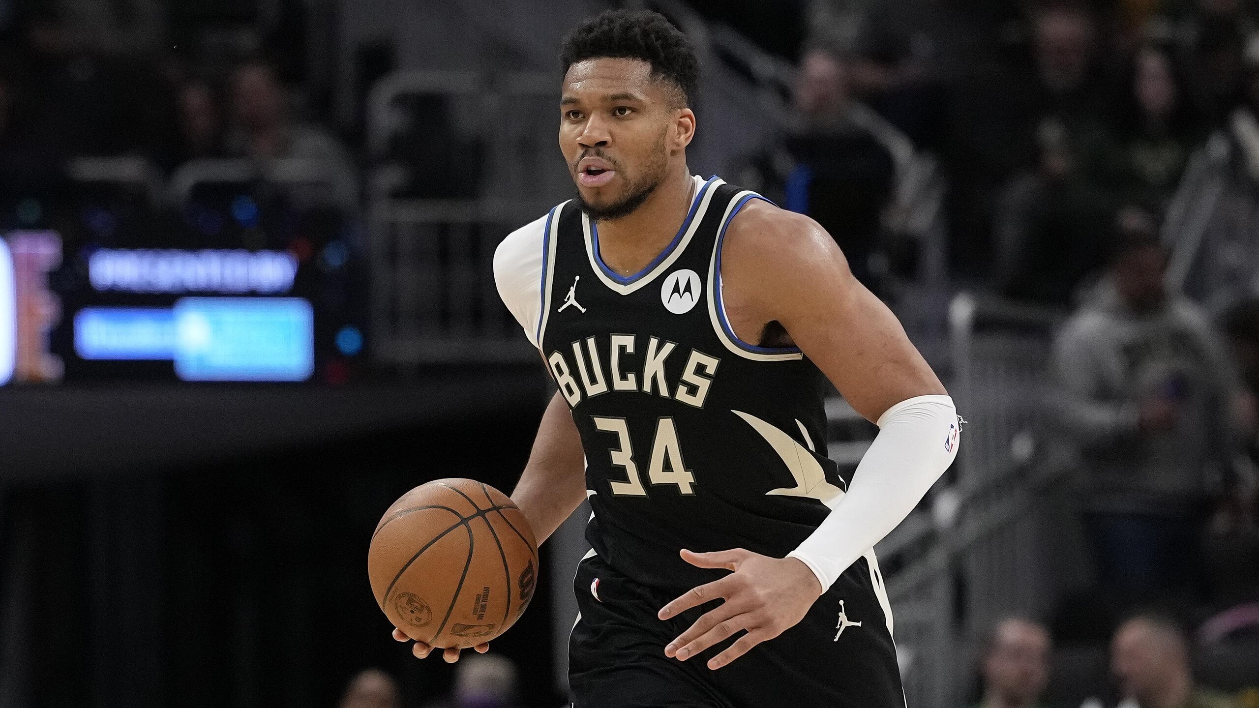 Indiana Pacers v Milwaukee Bucks
