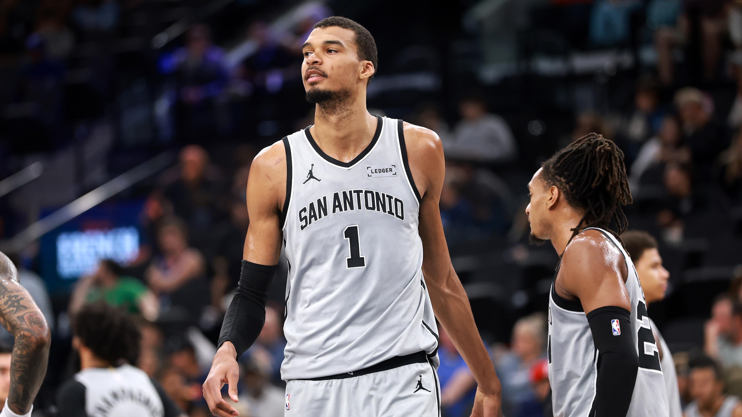 San Antonio Spurs v Los Angeles Clippers