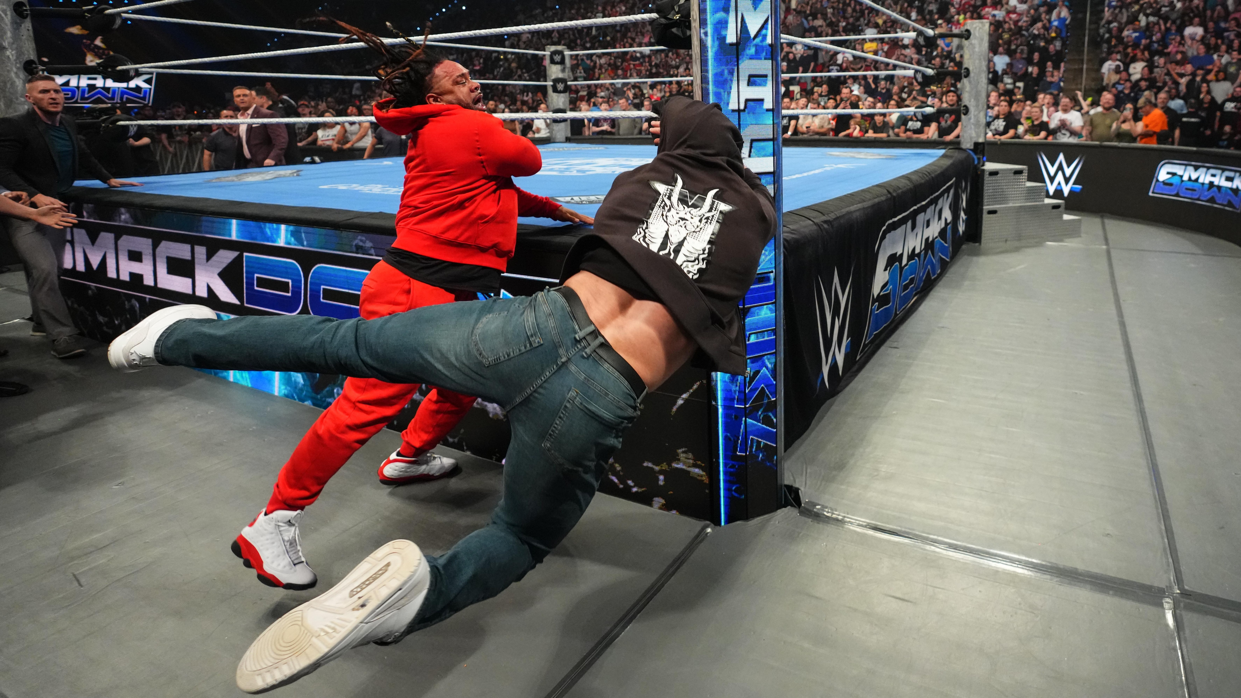 Drew Posts During Match 💀