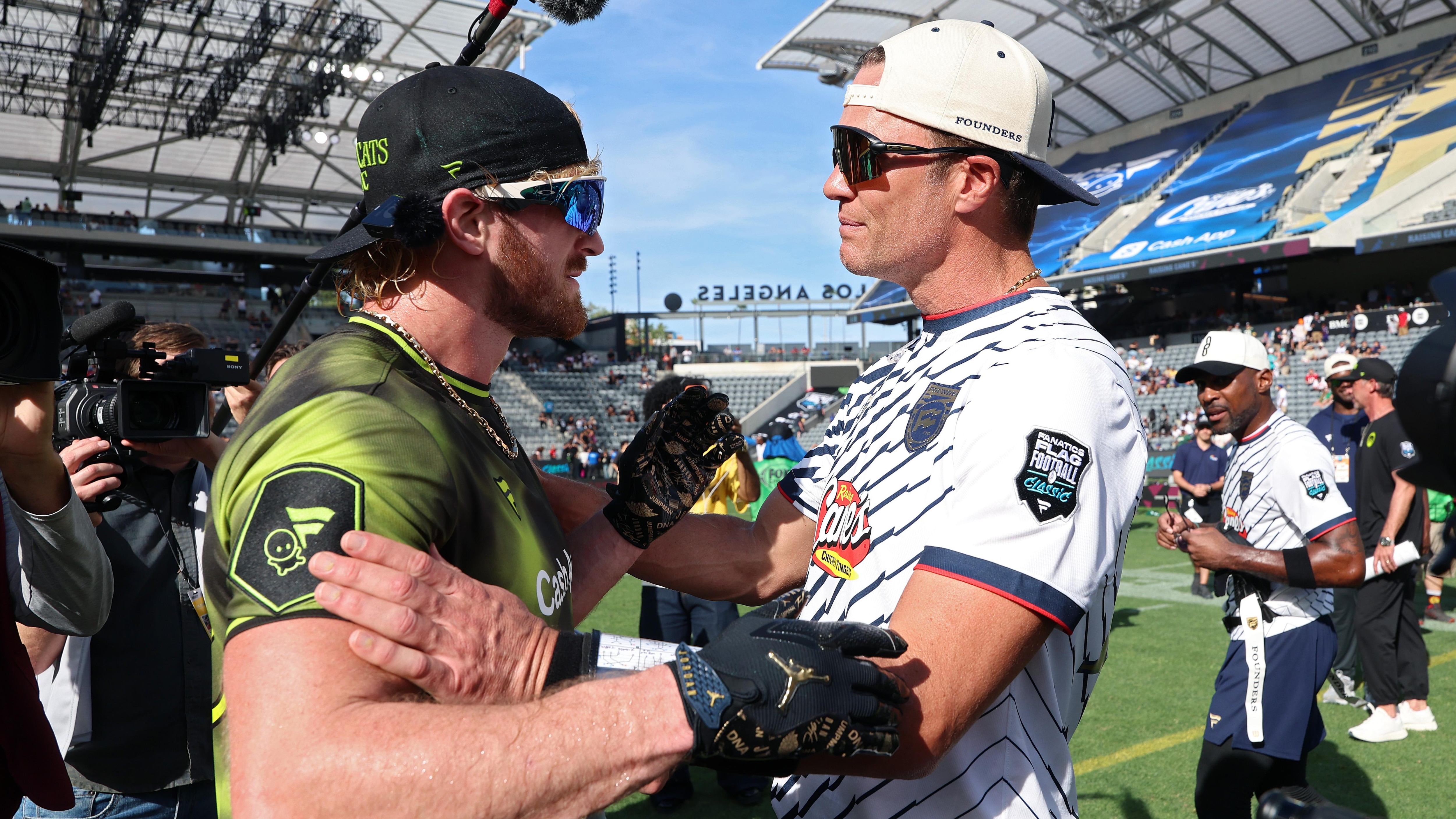 Logan Paul Calls Out 'Washed Up' Brady