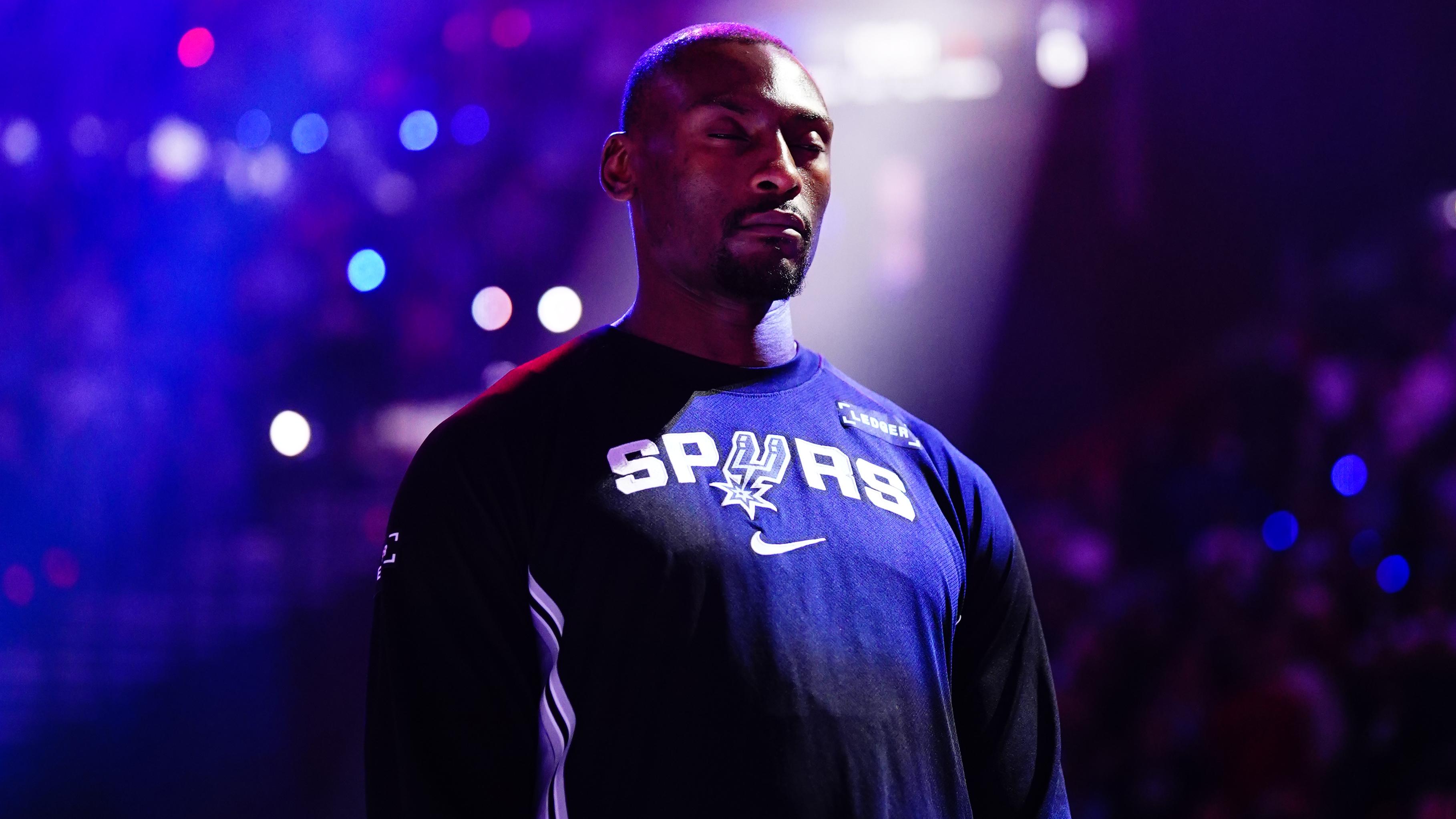 San Antonio Spurs v Los Angeles Clippers