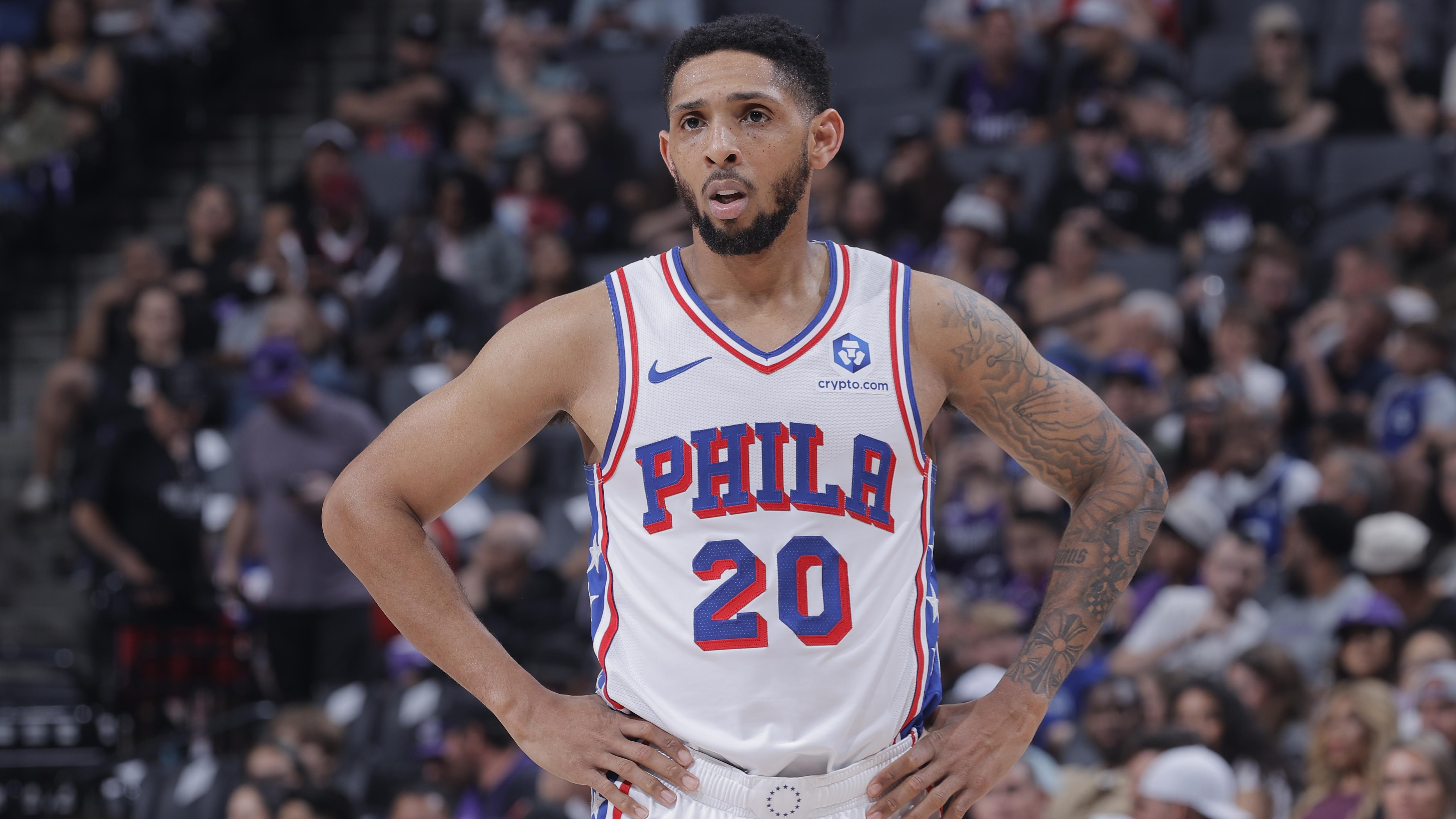 Philadelphia 76ers v Sacramento Kings
