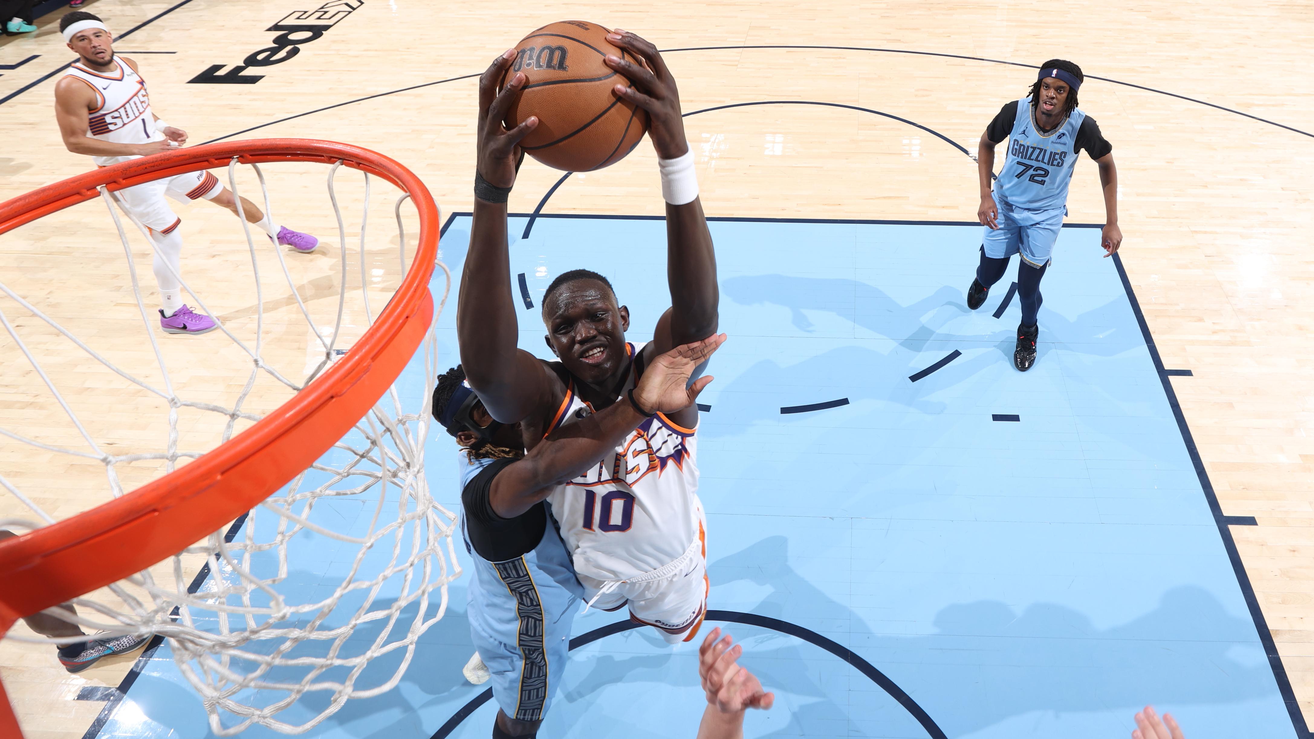 Phoenix Suns v Memphis Grizzlies