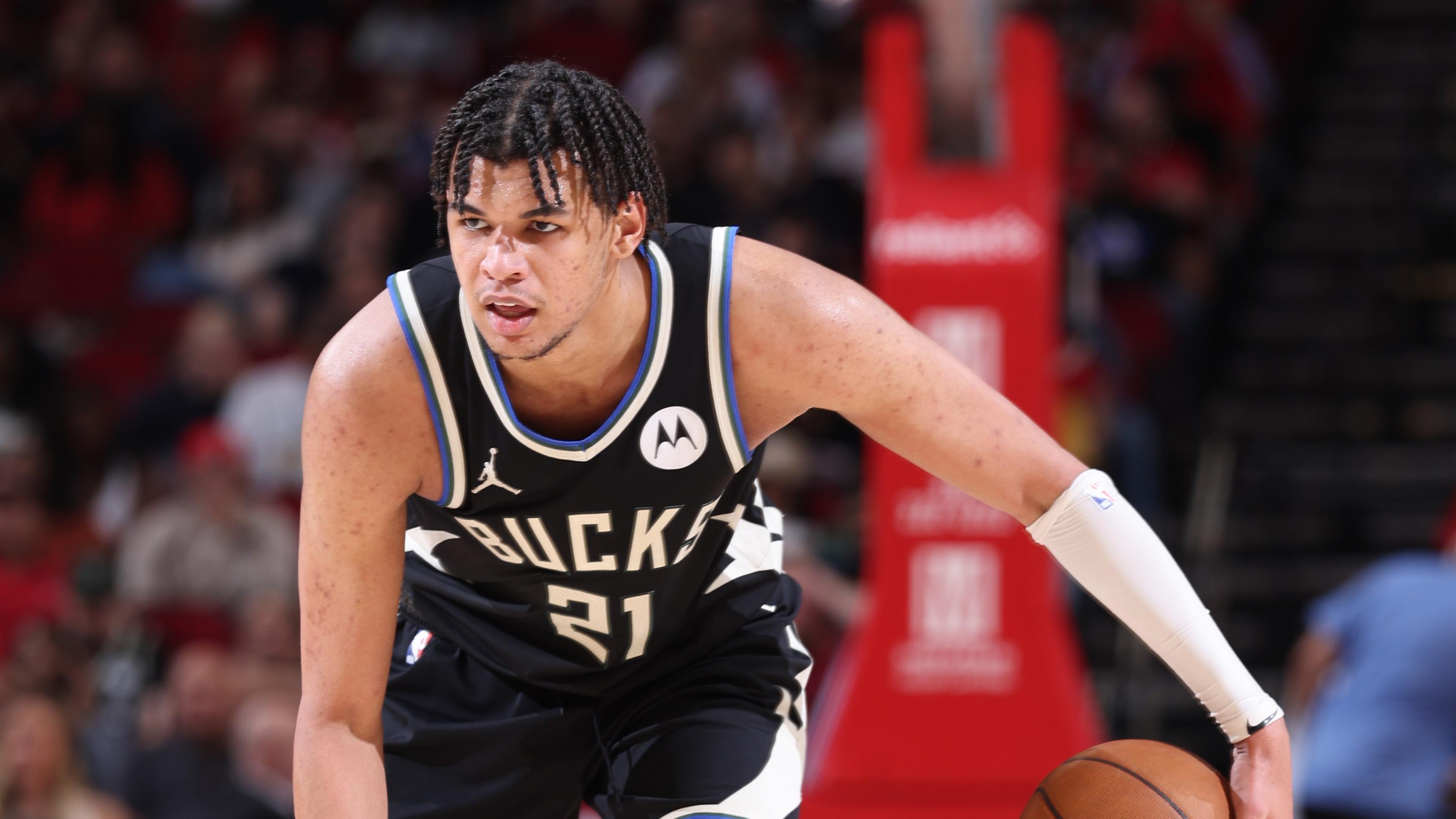 Milwaukee Bucks v Houston Rockets