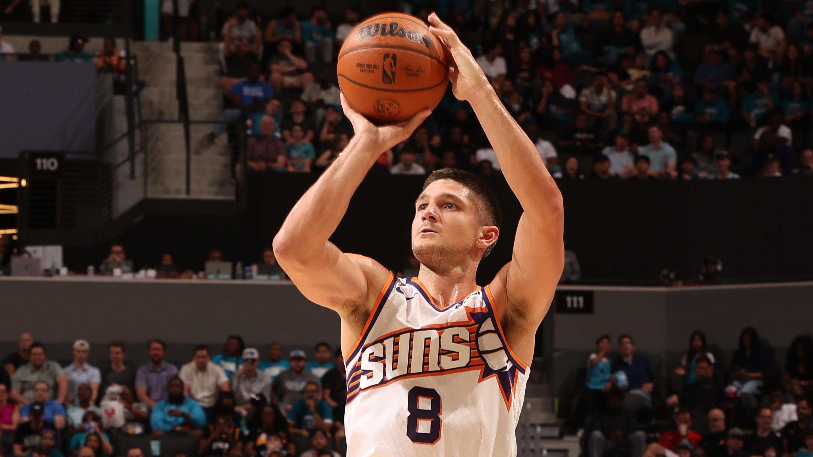Phoenix Suns v Charlotte Hornets