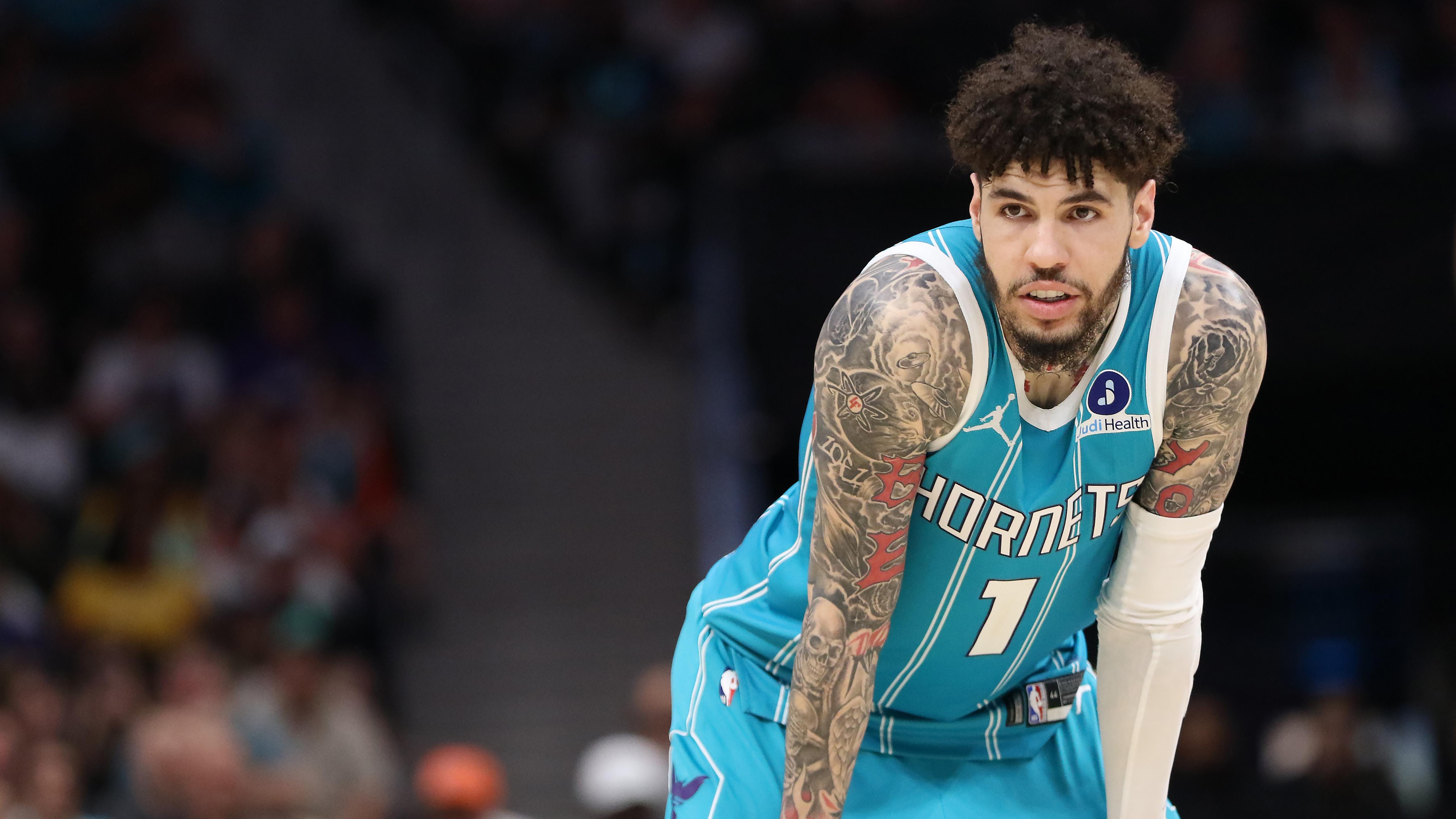 Phoenix Suns v Charlotte Hornets