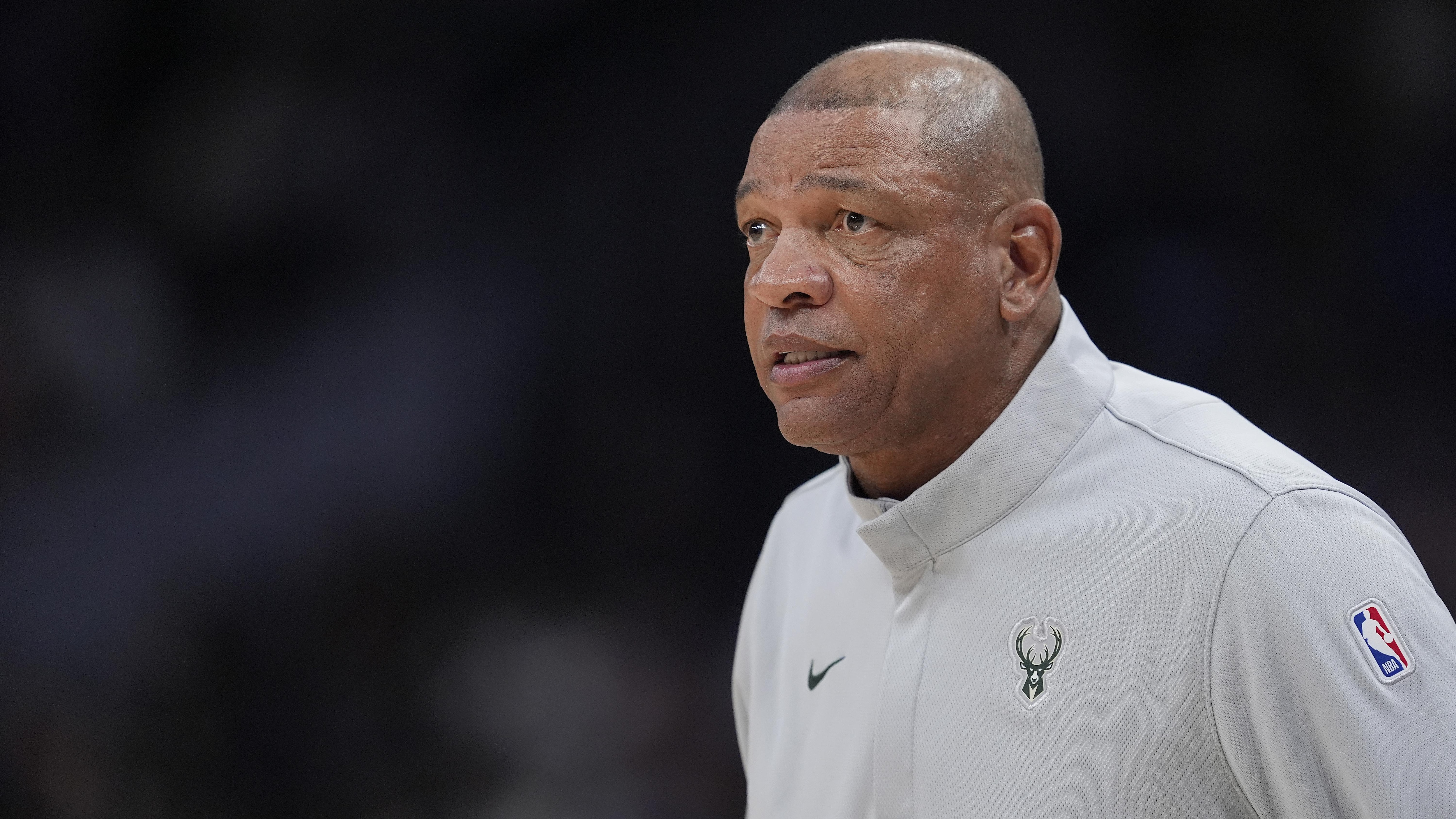 Los Angeles Clippers v Milwaukee Bucks