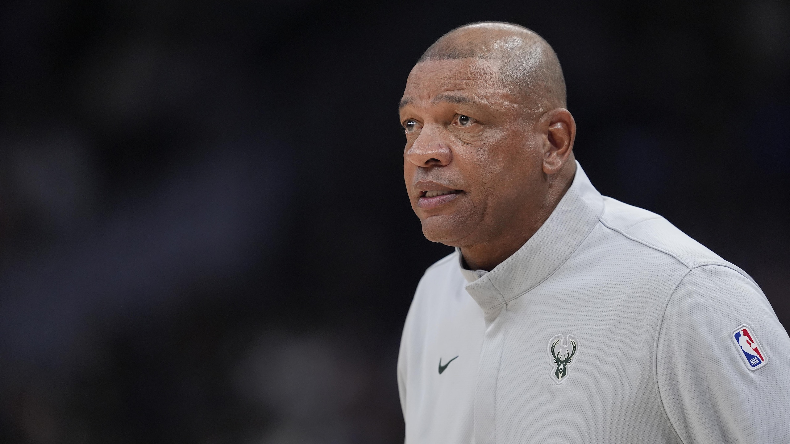 Los Angeles Clippers v Milwaukee Bucks