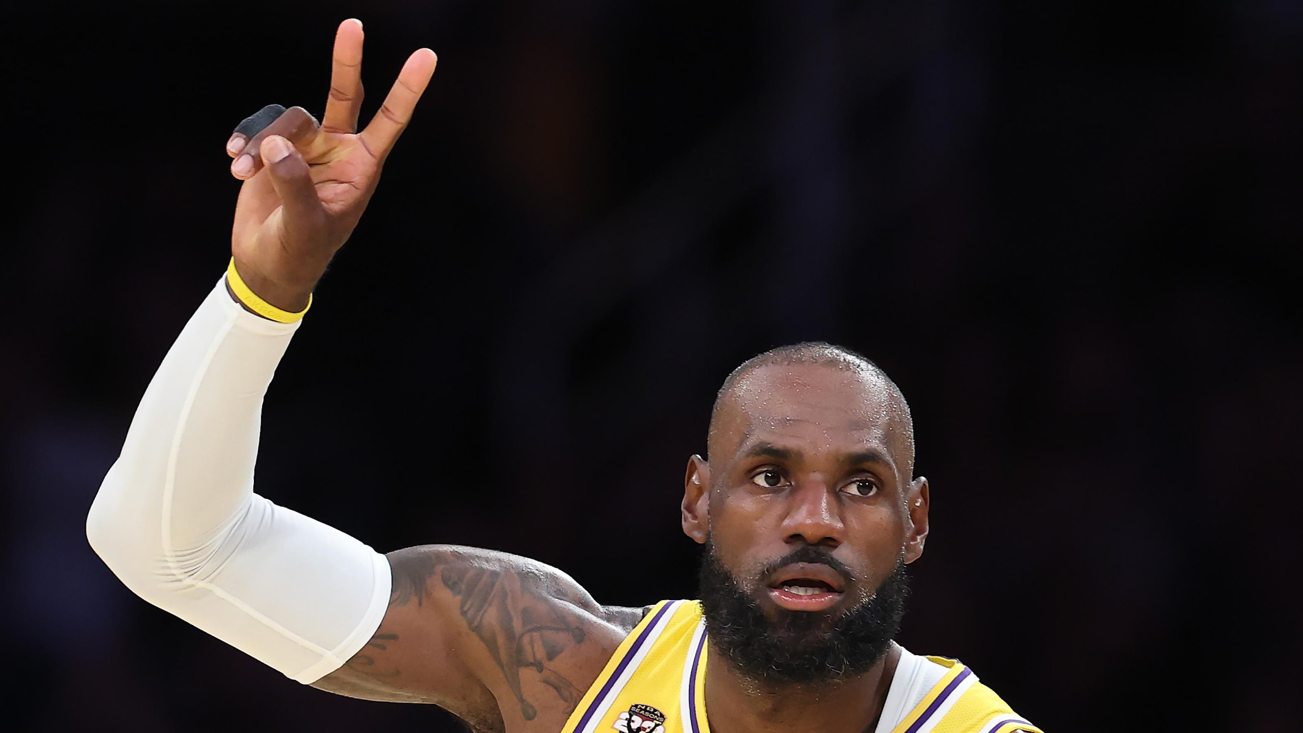 Washington Wizards v Los Angeles Lakers