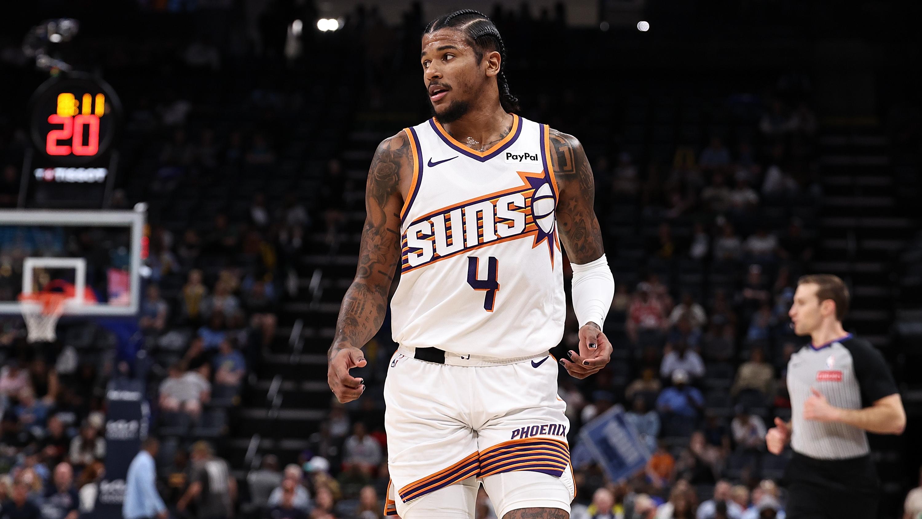 Phoenix Suns v Memphis Grizzlies