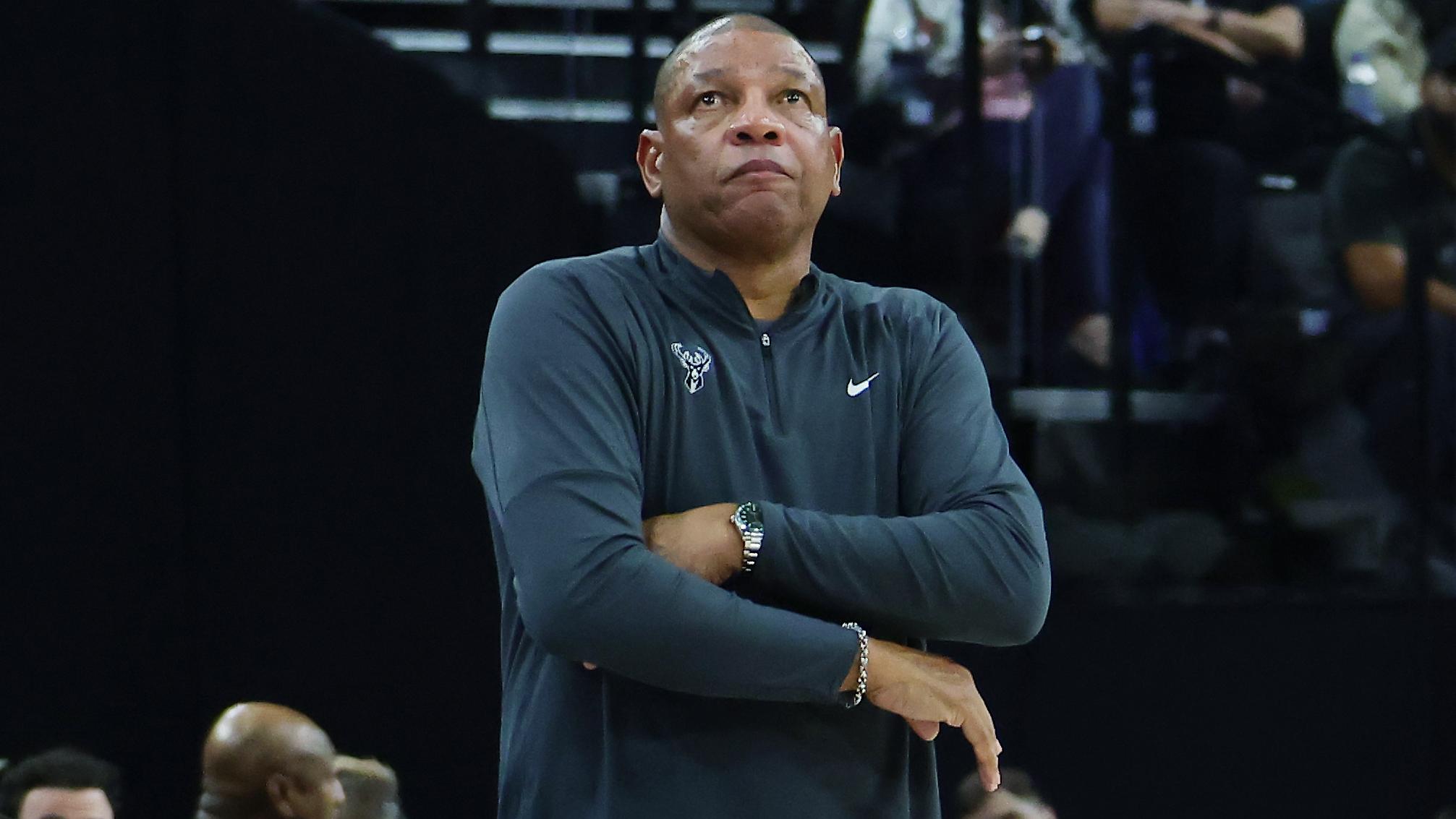 Milwaukee Bucks v Los Angeles Clippers