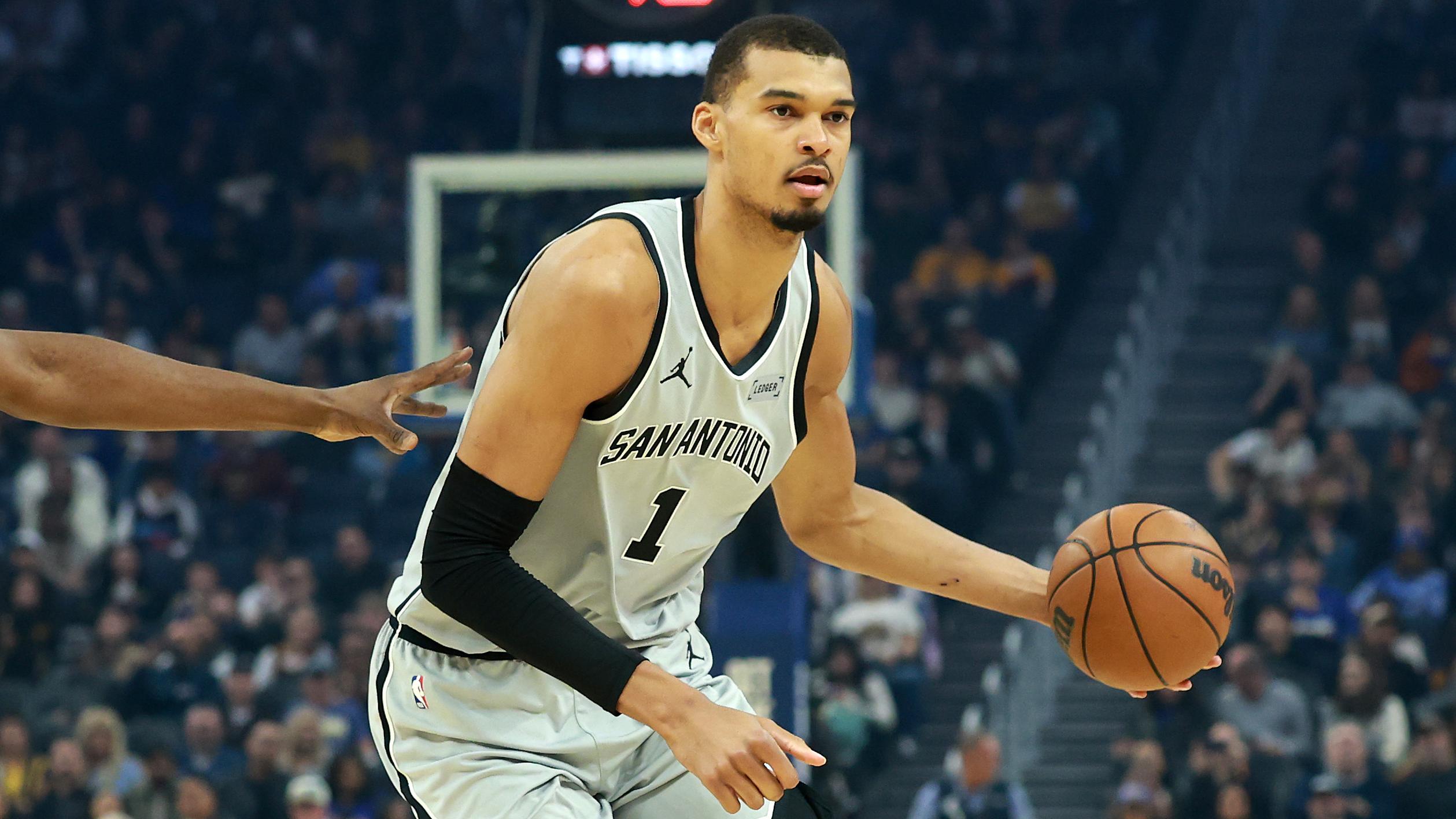 San Antonio Spurs v Golden State Warriors