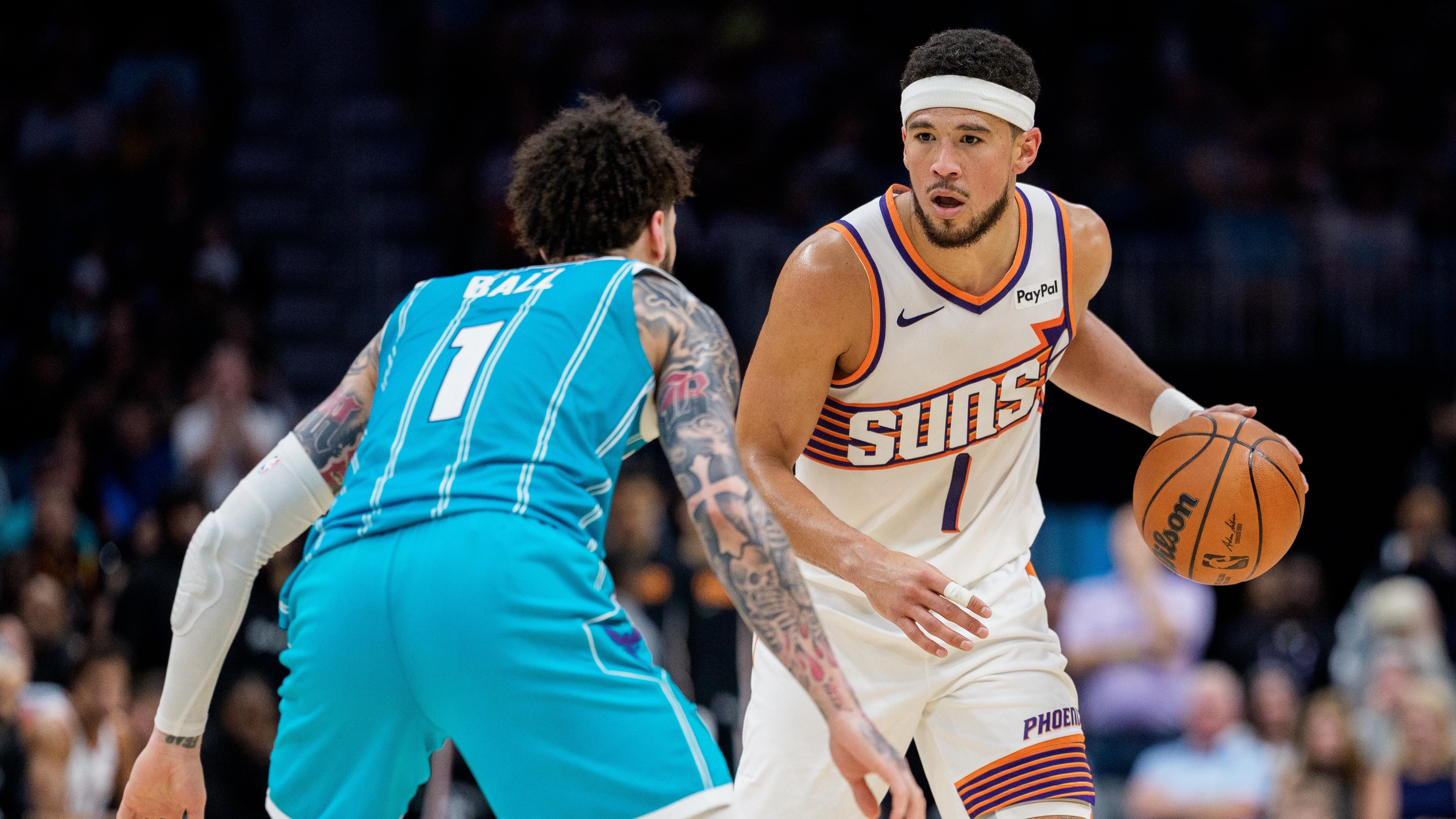 Phoenix Suns v Charlotte Hornets