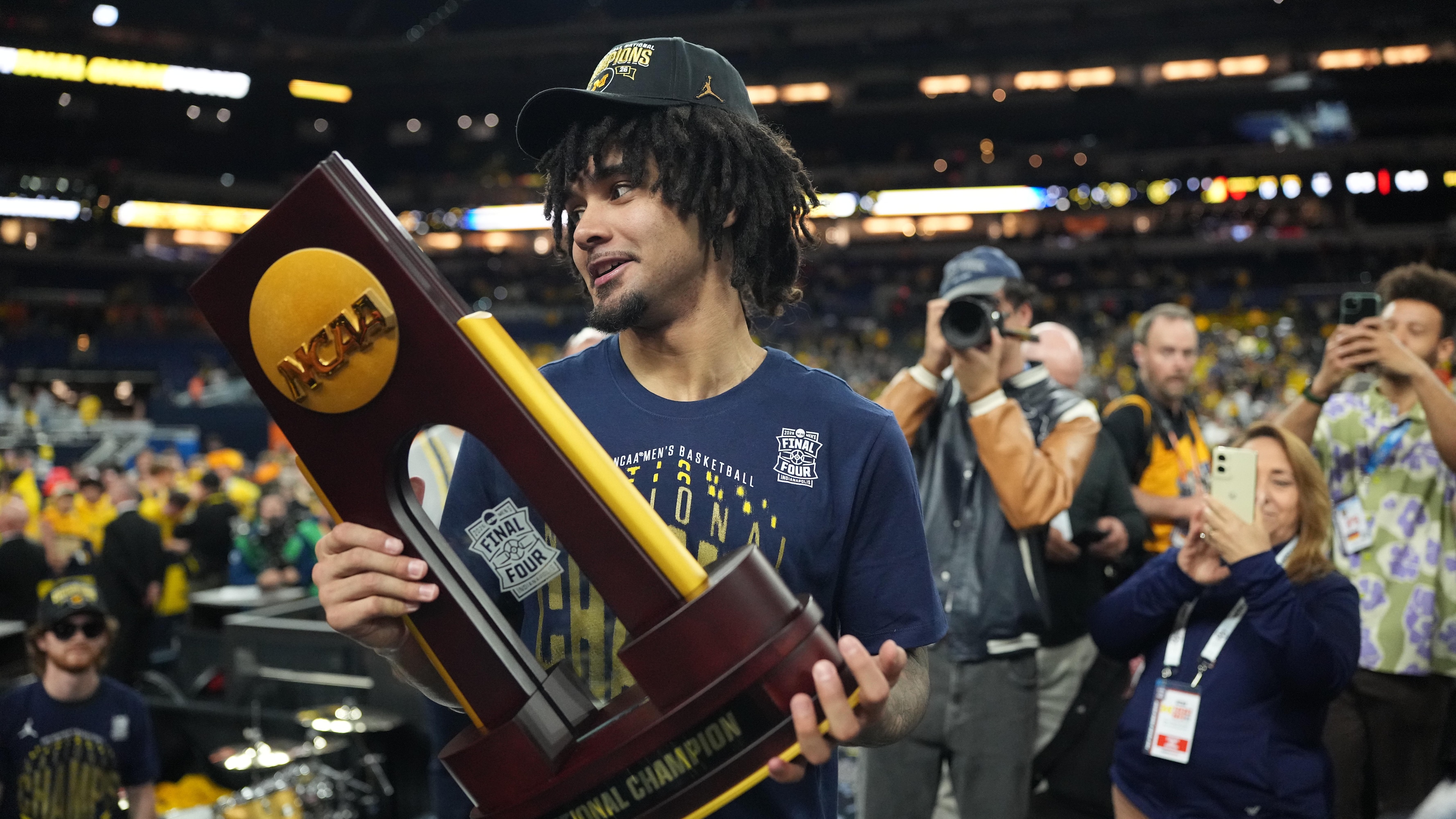 Elliot Cadeau Returns to Michigan for Senior Season After Winning 2026 NCAA March Madness Title