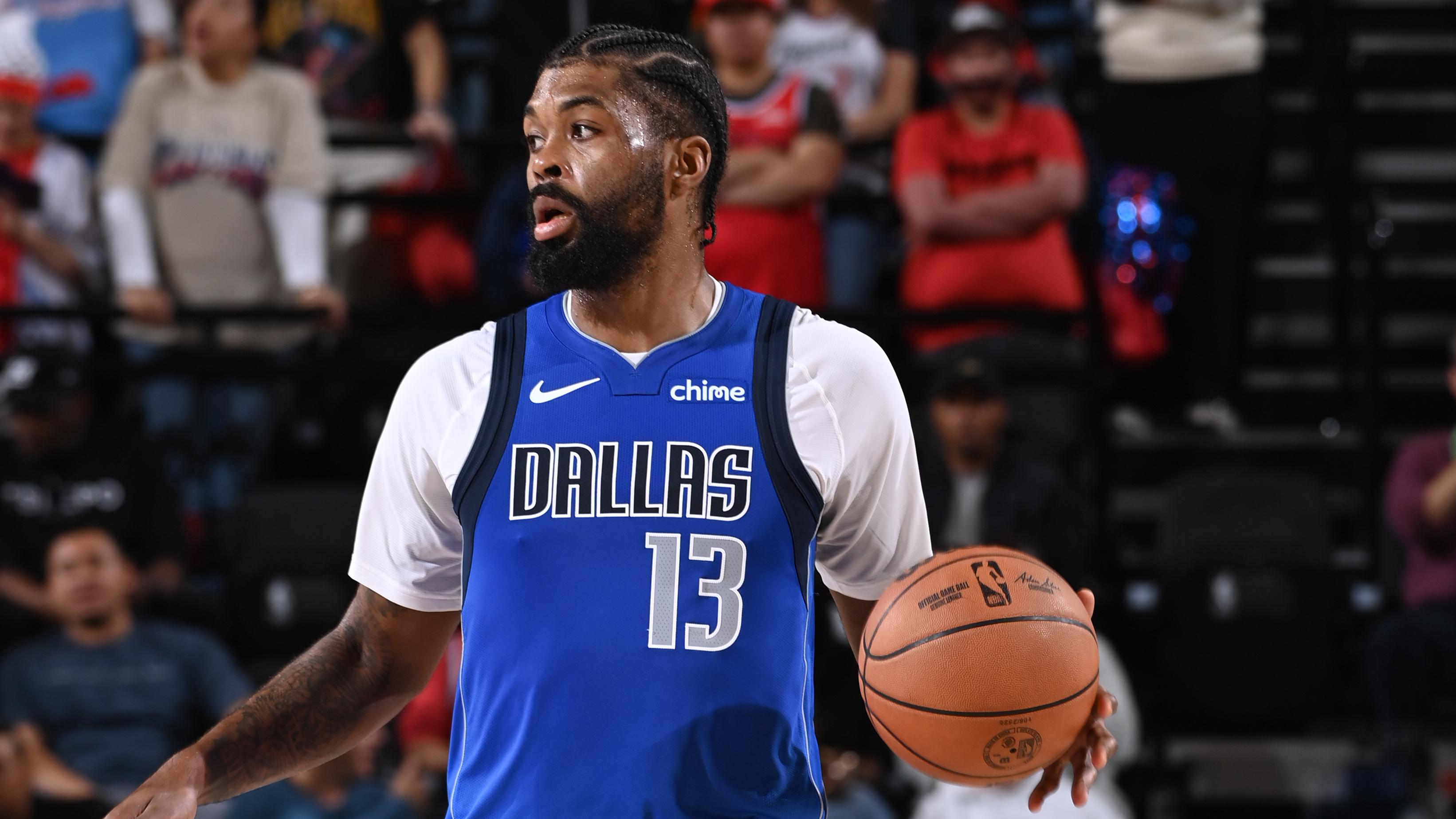 Dallas Mavericks v Los Angeles Clippers
