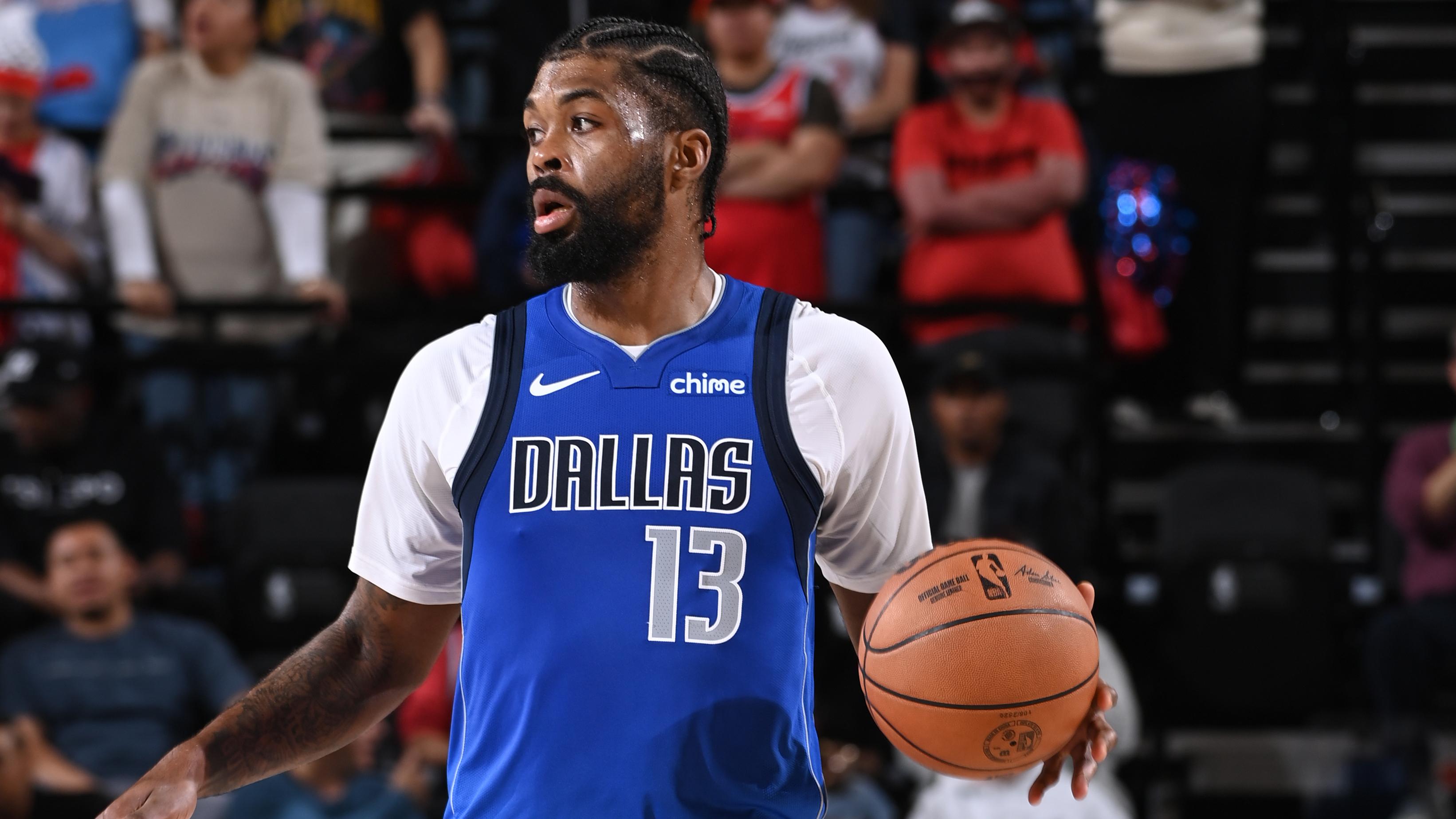 Dallas Mavericks v Los Angeles Clippers