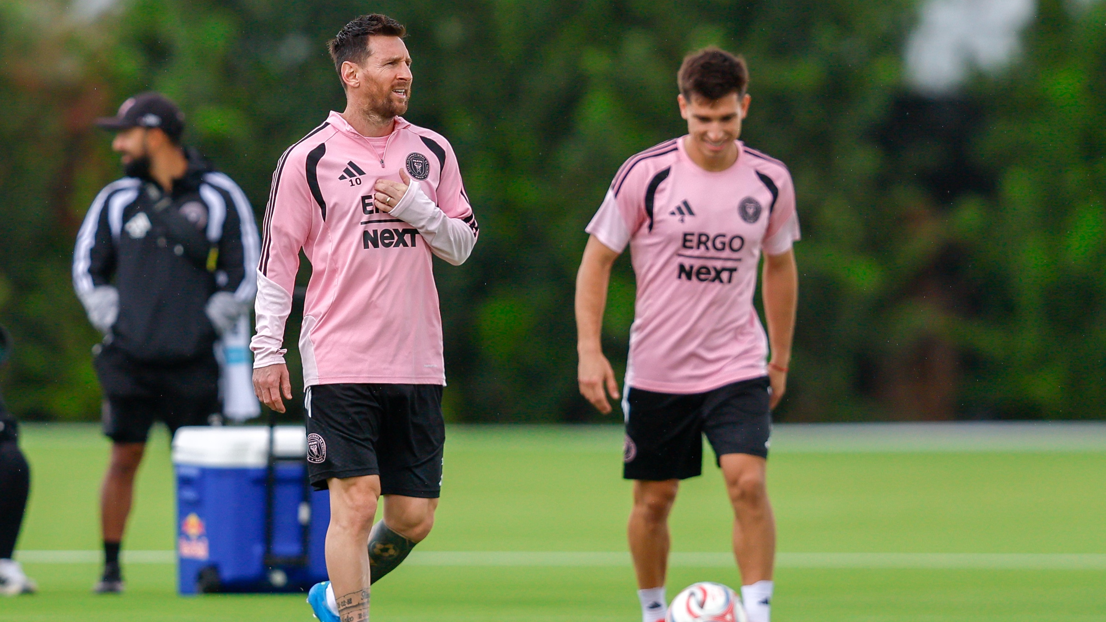 Lionel Messi, Argentina Programa Partidos en Estadios de Fútbol Colegial Antes del Mundial 2026
