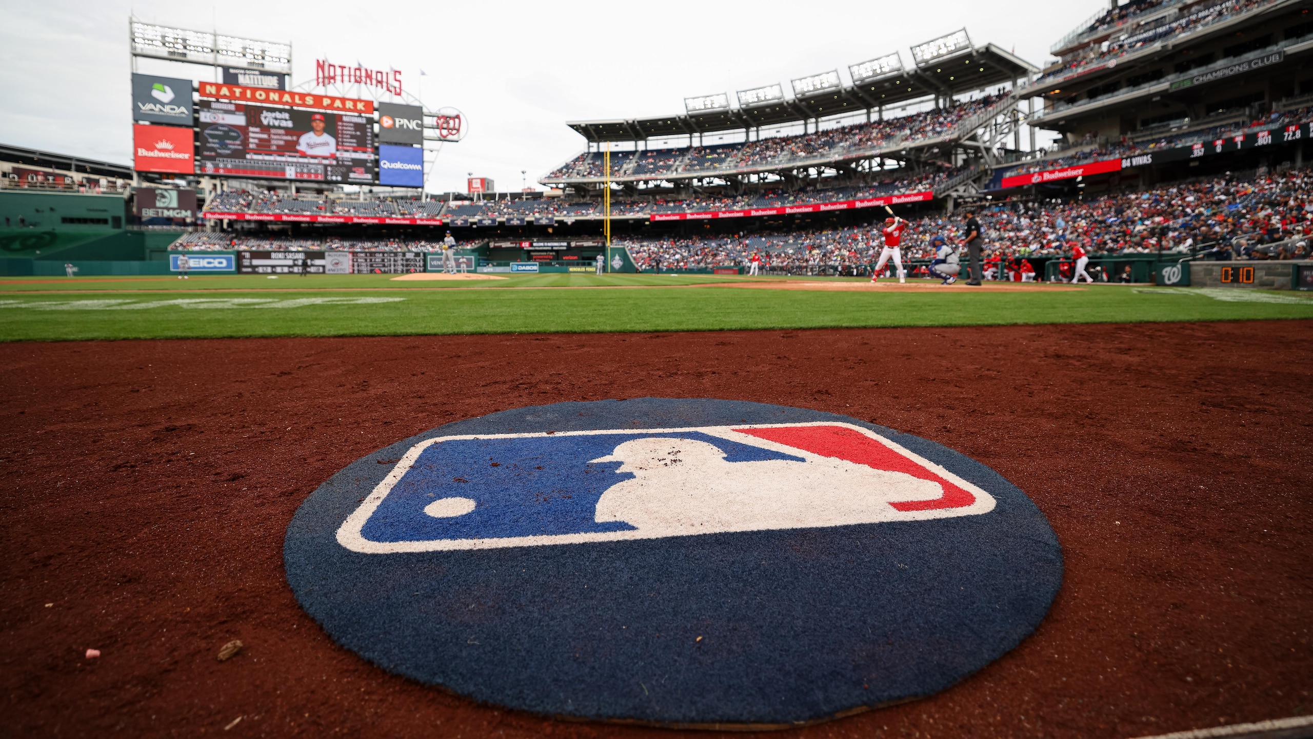 Los Angeles Dodgers v Washington Nationals