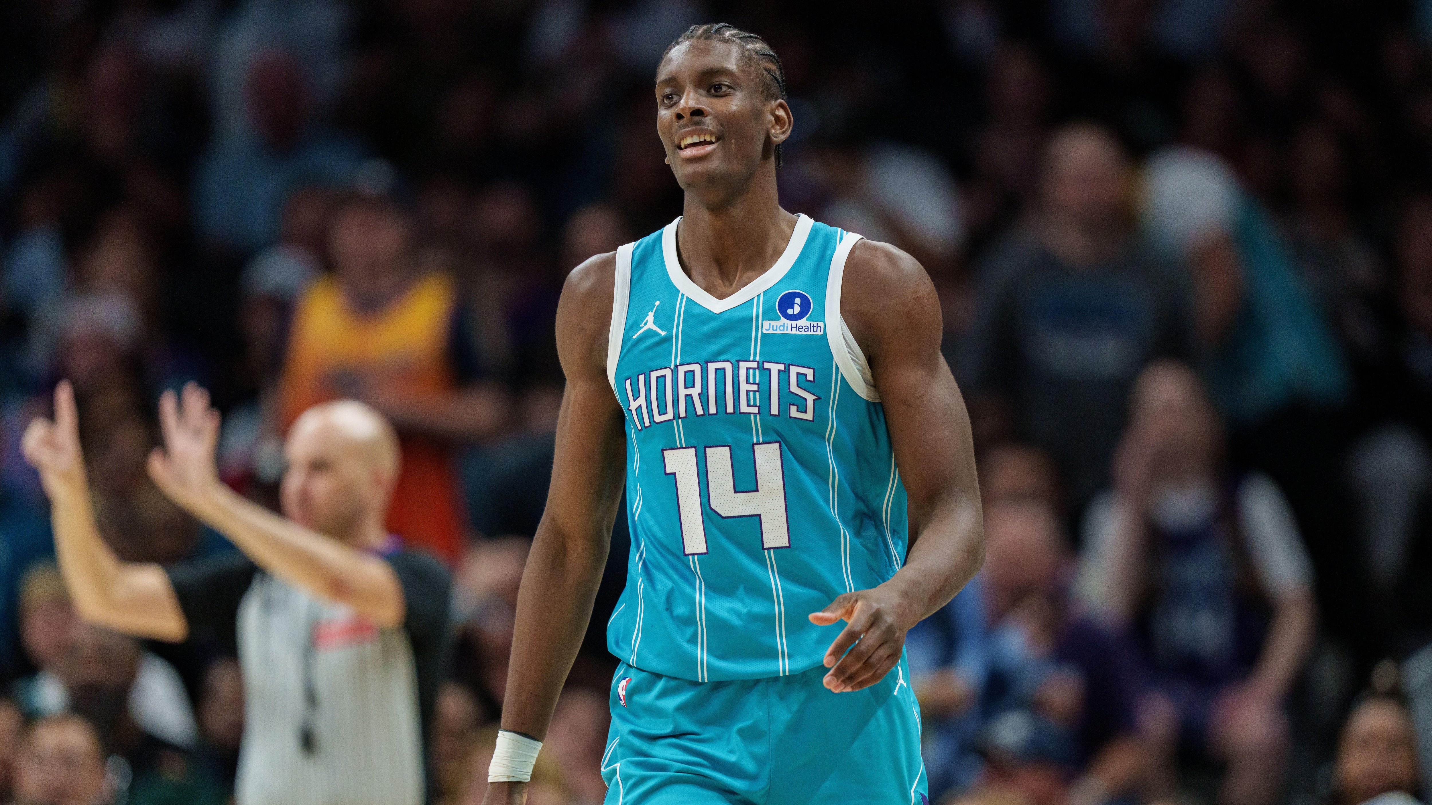 Phoenix Suns v Charlotte Hornets