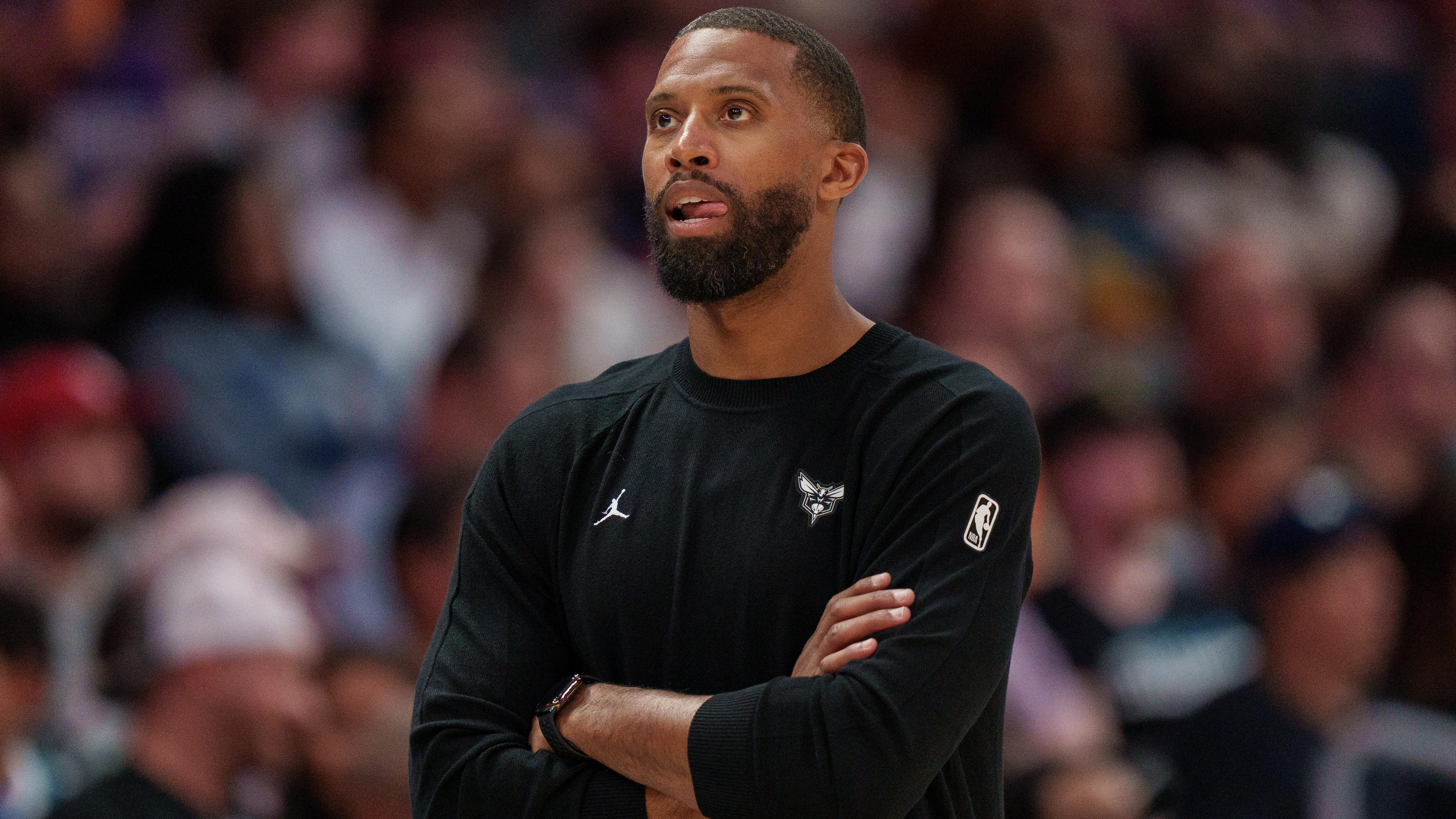 Phoenix Suns v Charlotte Hornets