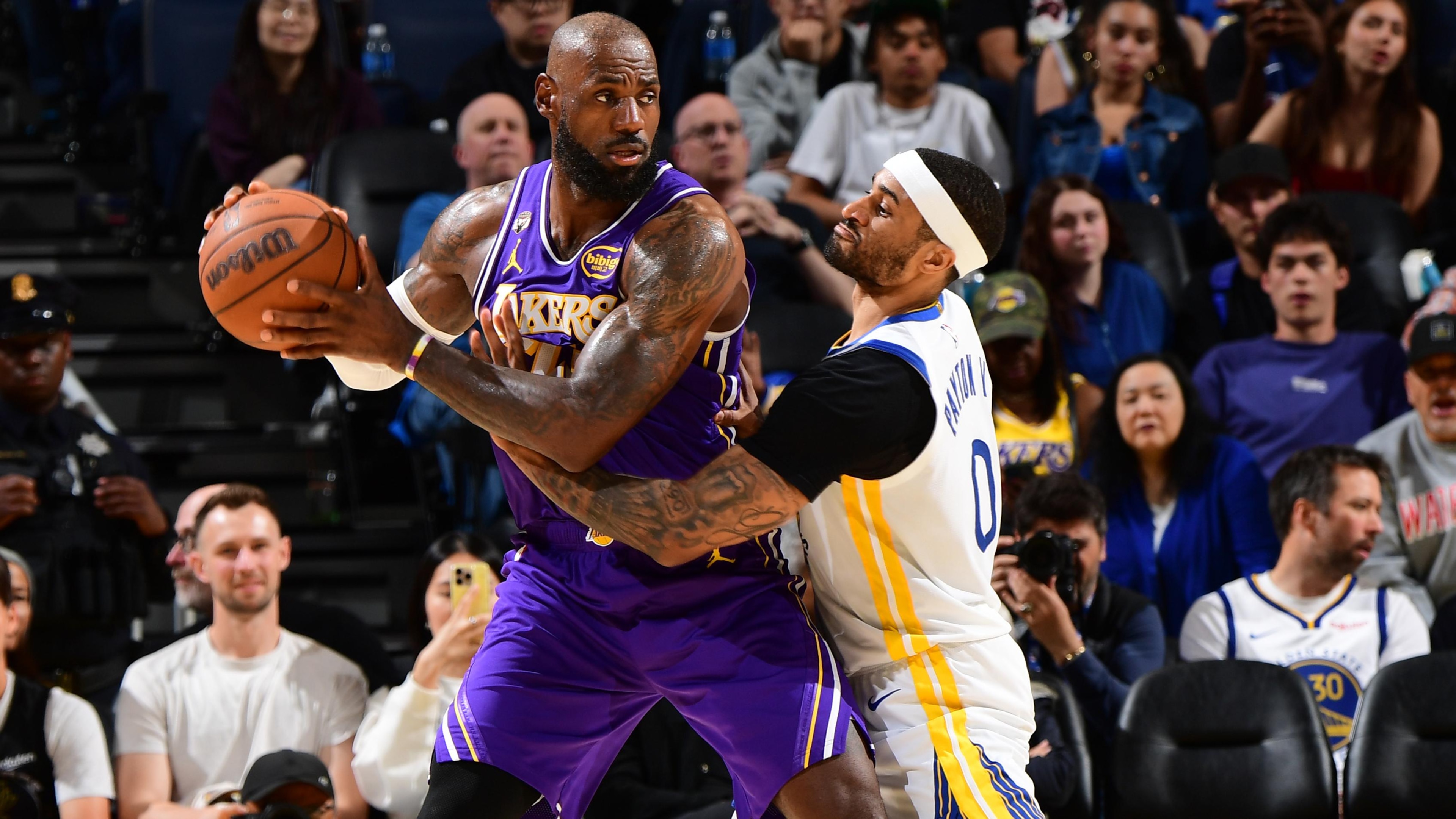 Los Angeles Lakers v Golden State Warriors