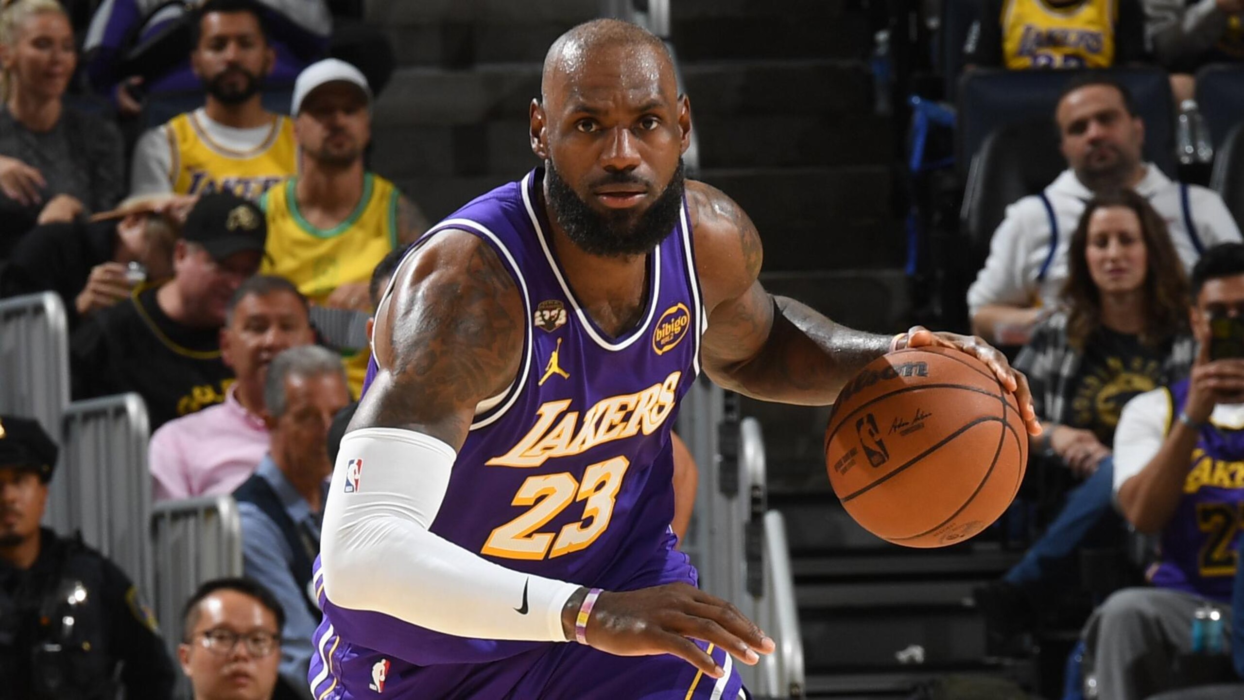Los Angeles Lakers v Golden State Warriors