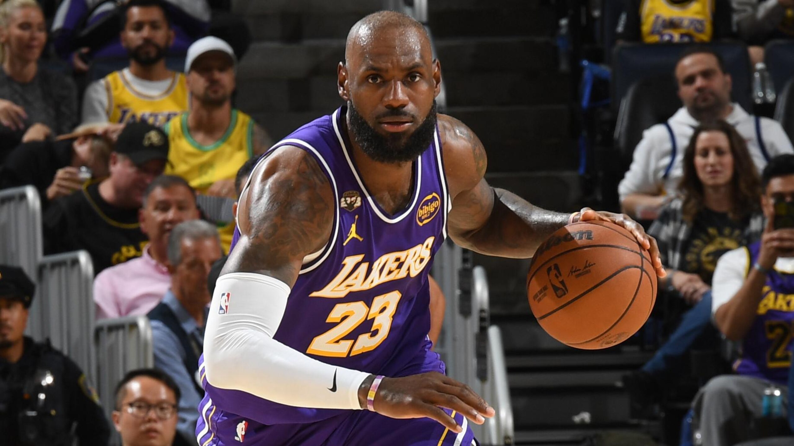 Los Angeles Lakers v Golden State Warriors