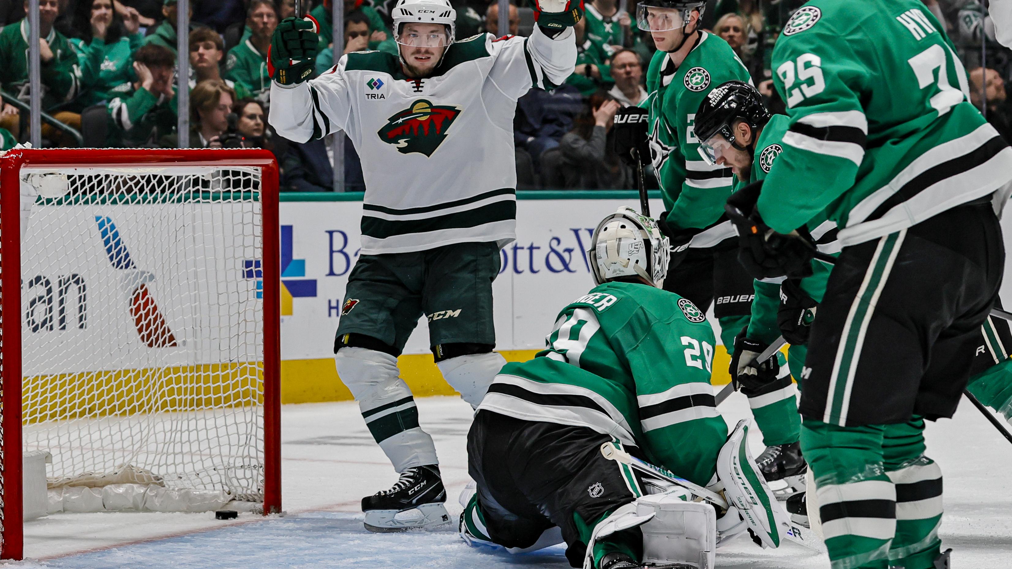 NHL: APR 09 Wild at Stars