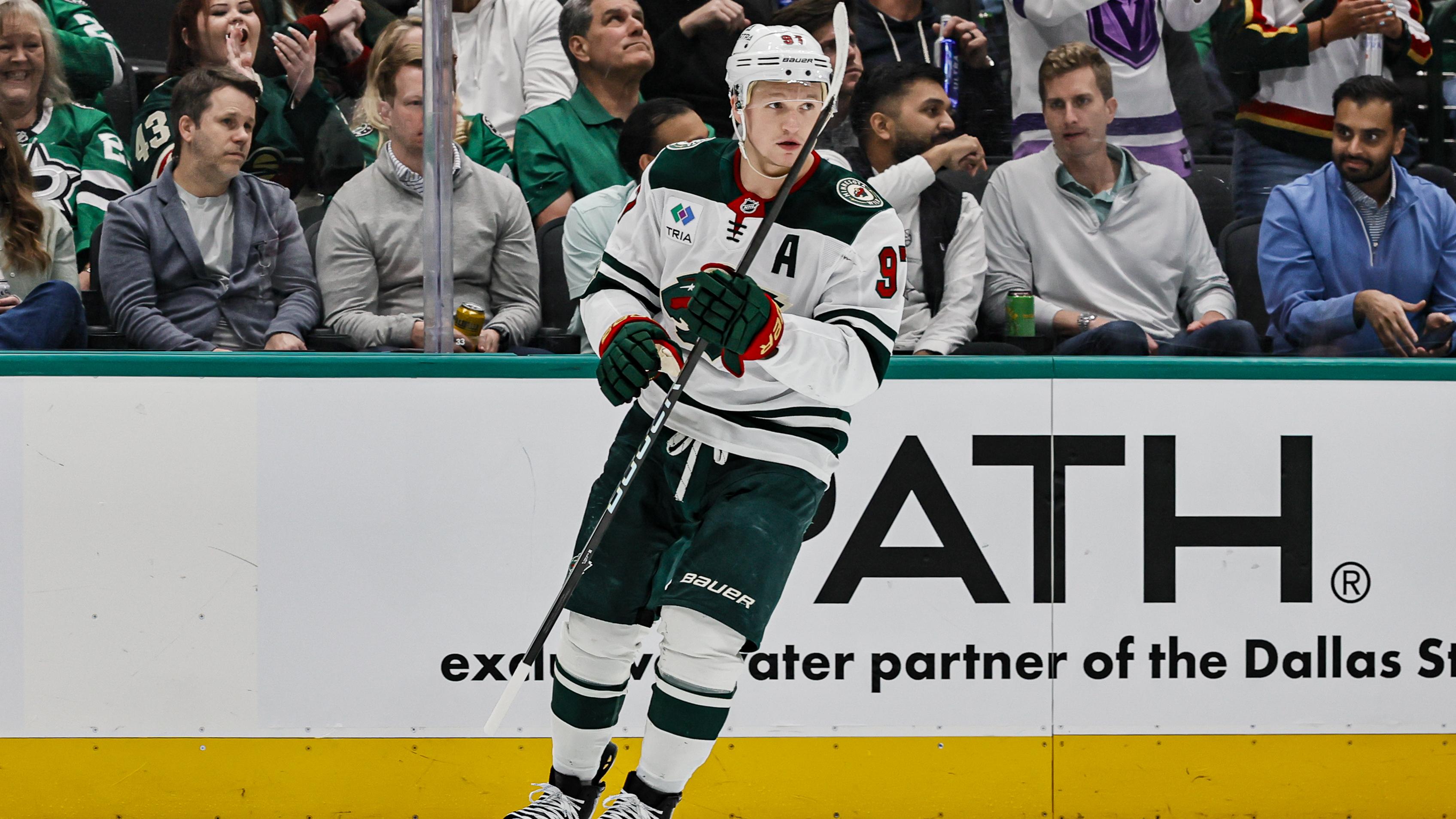 NHL: APR 09 Wild at Stars