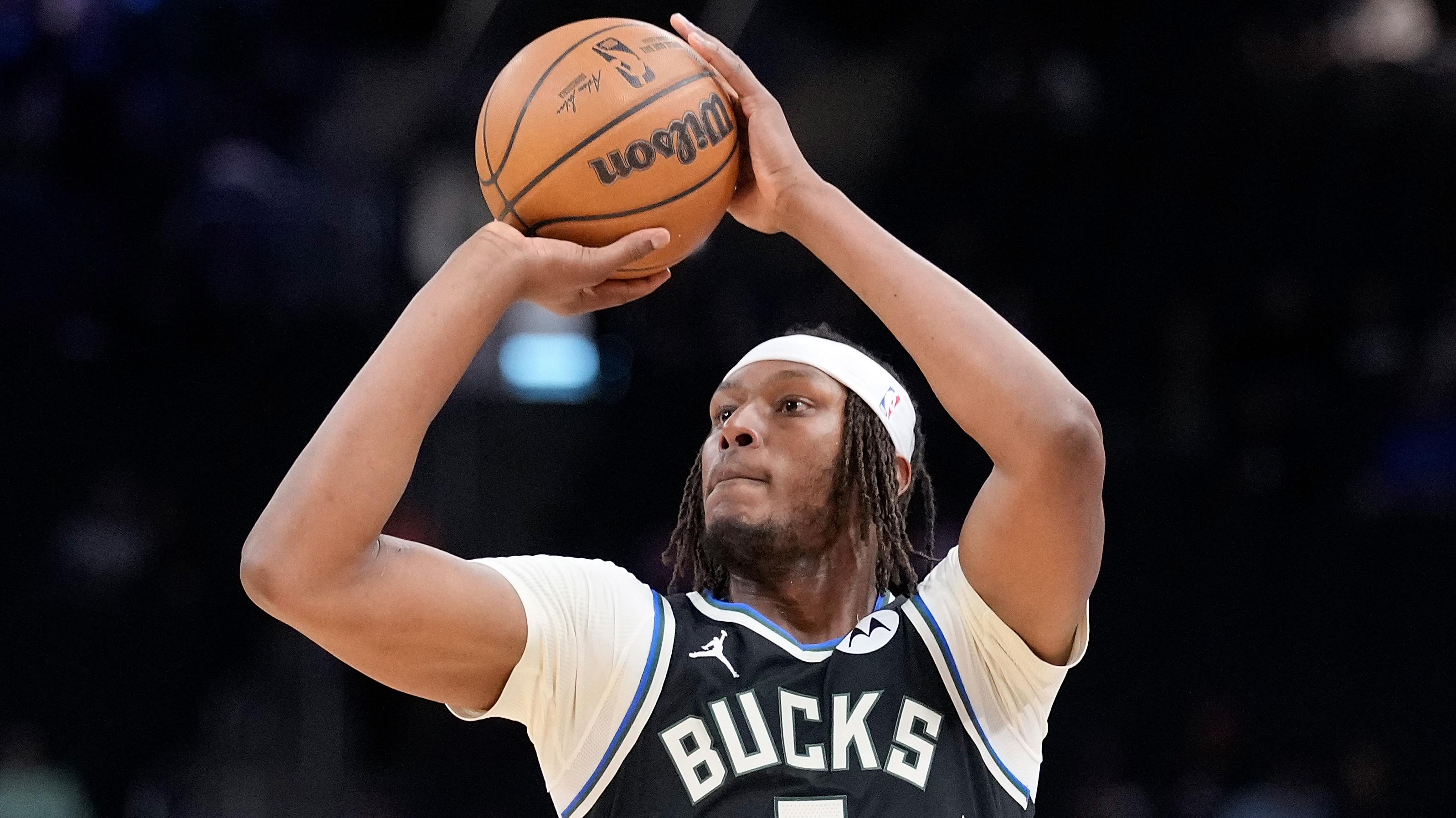 Memphis Grizzlies v Milwaukee Bucks