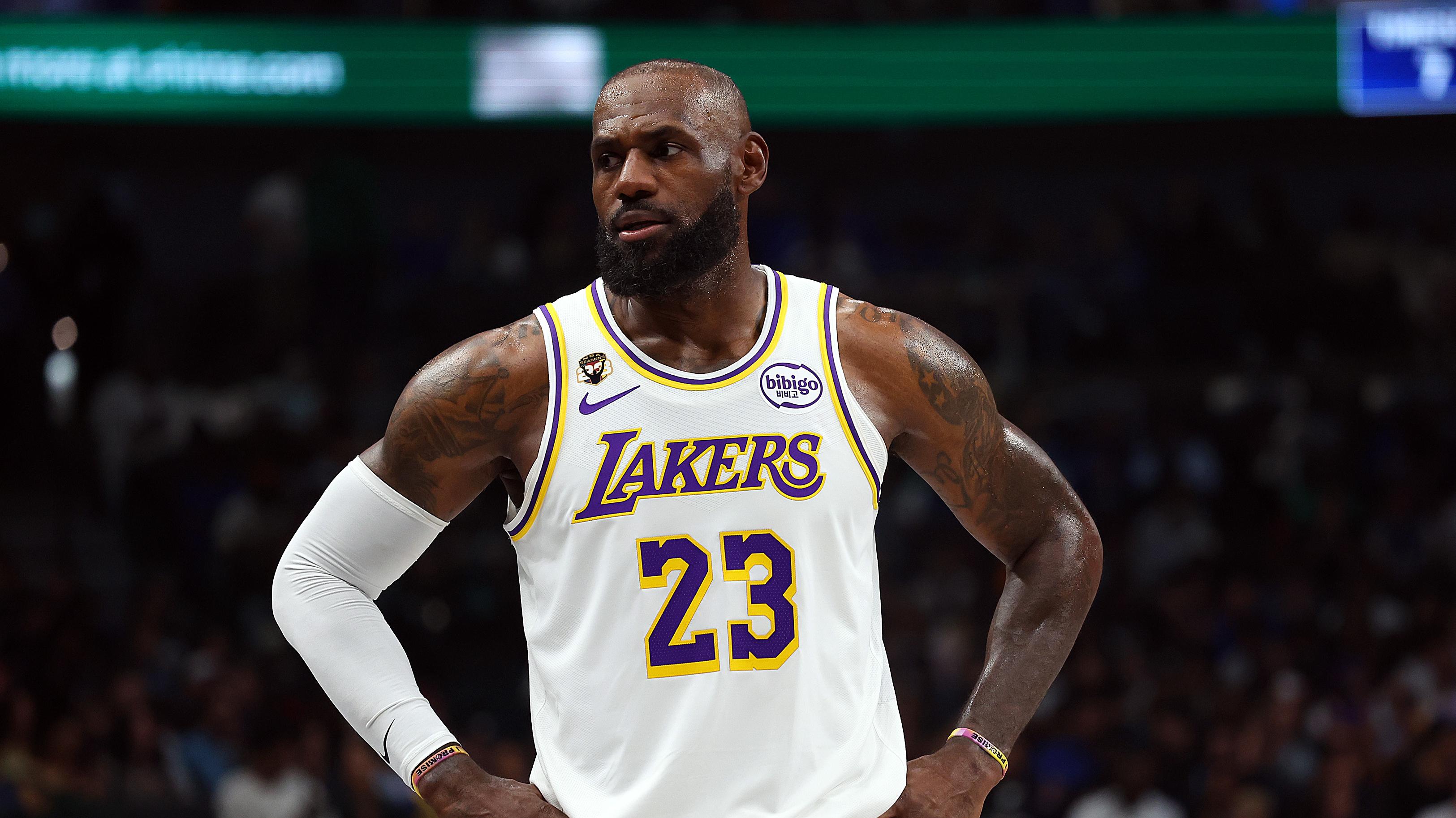 Los Angeles Lakers v Dallas Mavericks