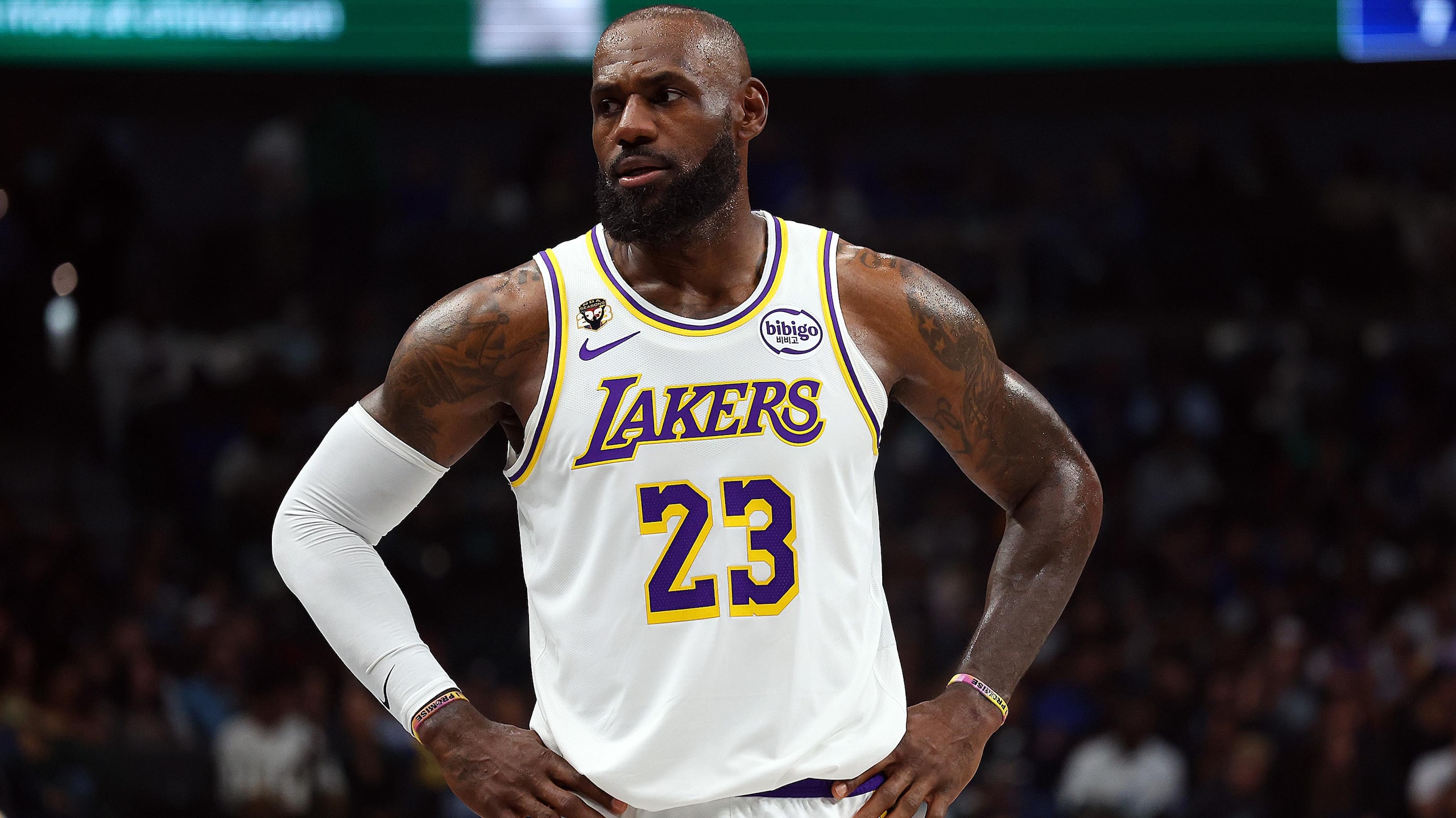 Los Angeles Lakers v Dallas Mavericks Los Angeles Lakers v Dallas Mavericks
