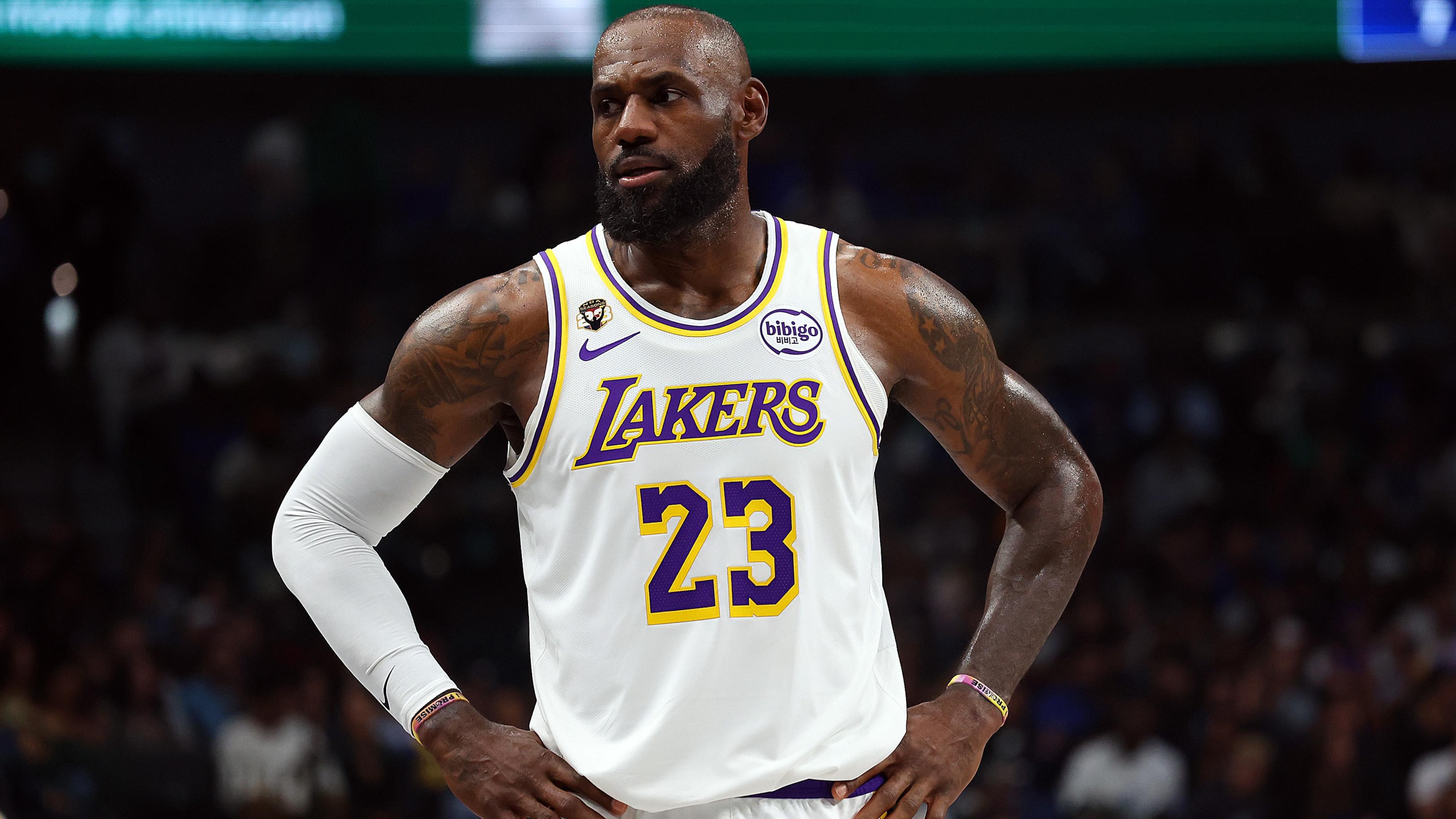 Los Angeles Lakers v Dallas Mavericks Los Angeles Lakers v Dallas Mavericks