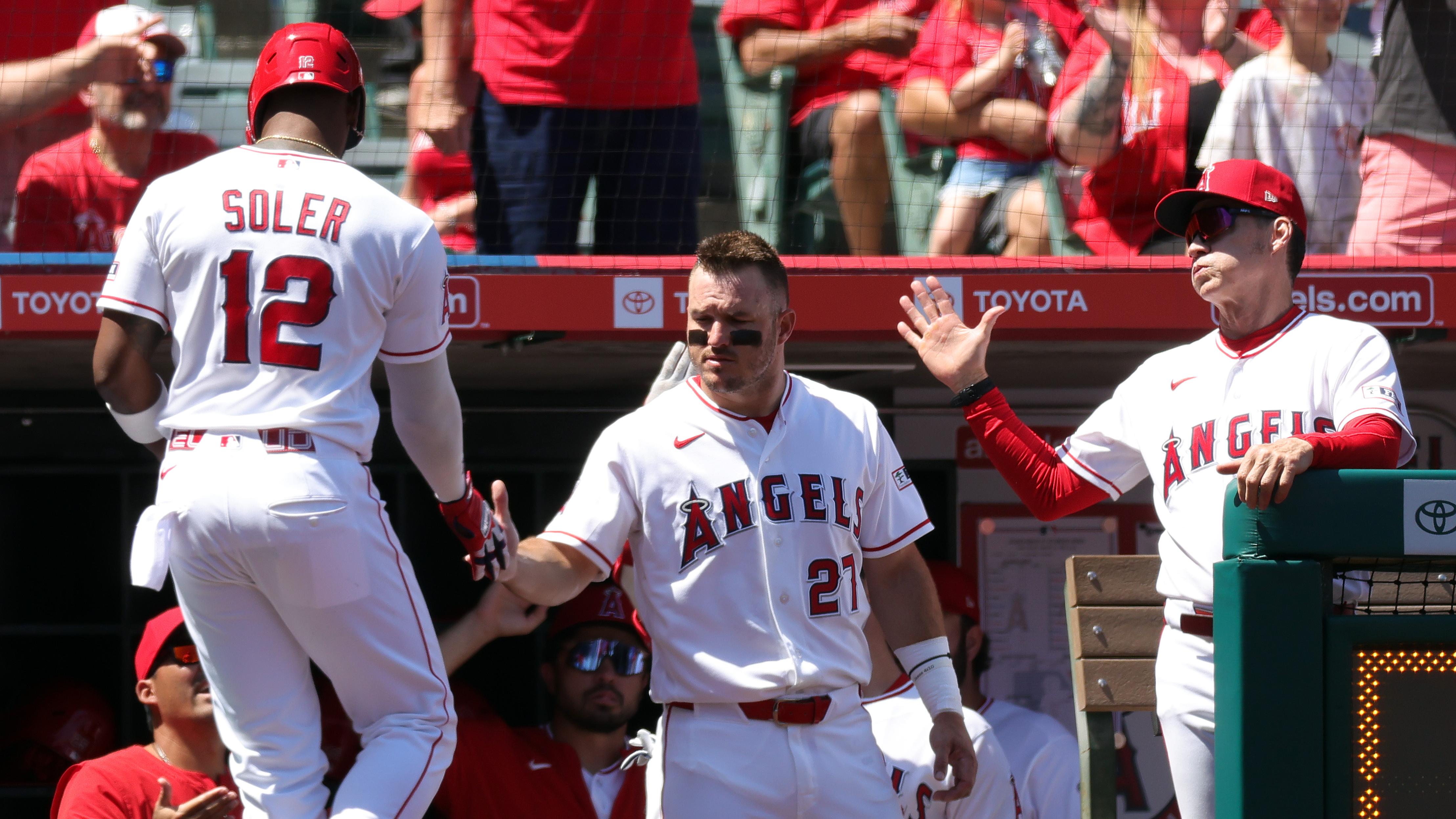 Atlanta Braves v Los Angeles Angels